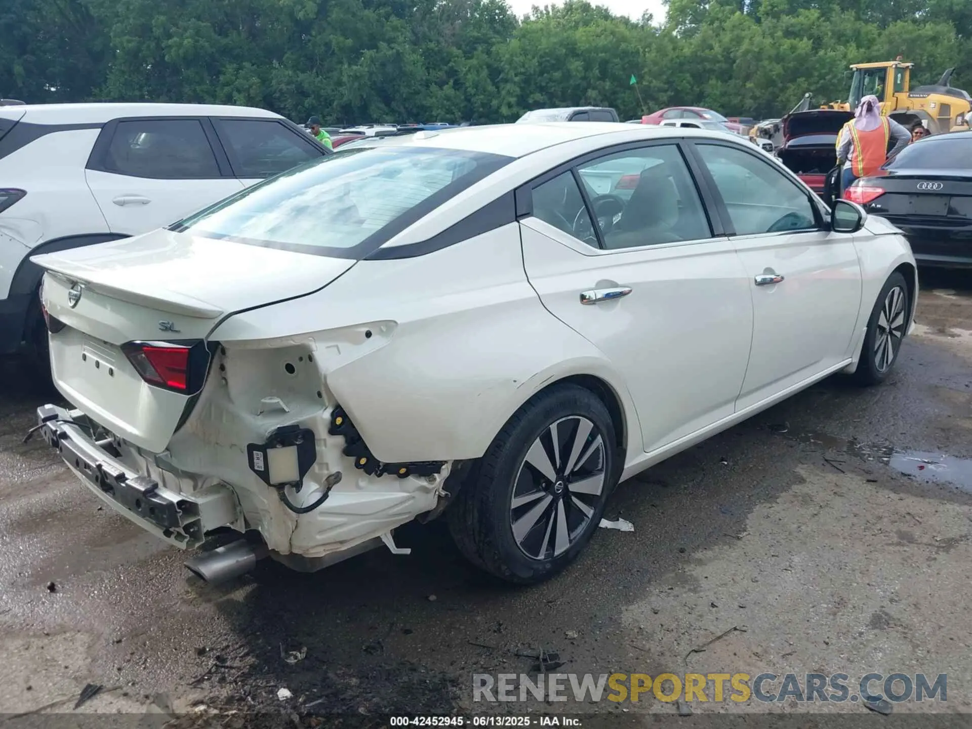 4 Photograph of a damaged car 1N4BL4EV9LN323021 NISSAN ALTIMA 2020
