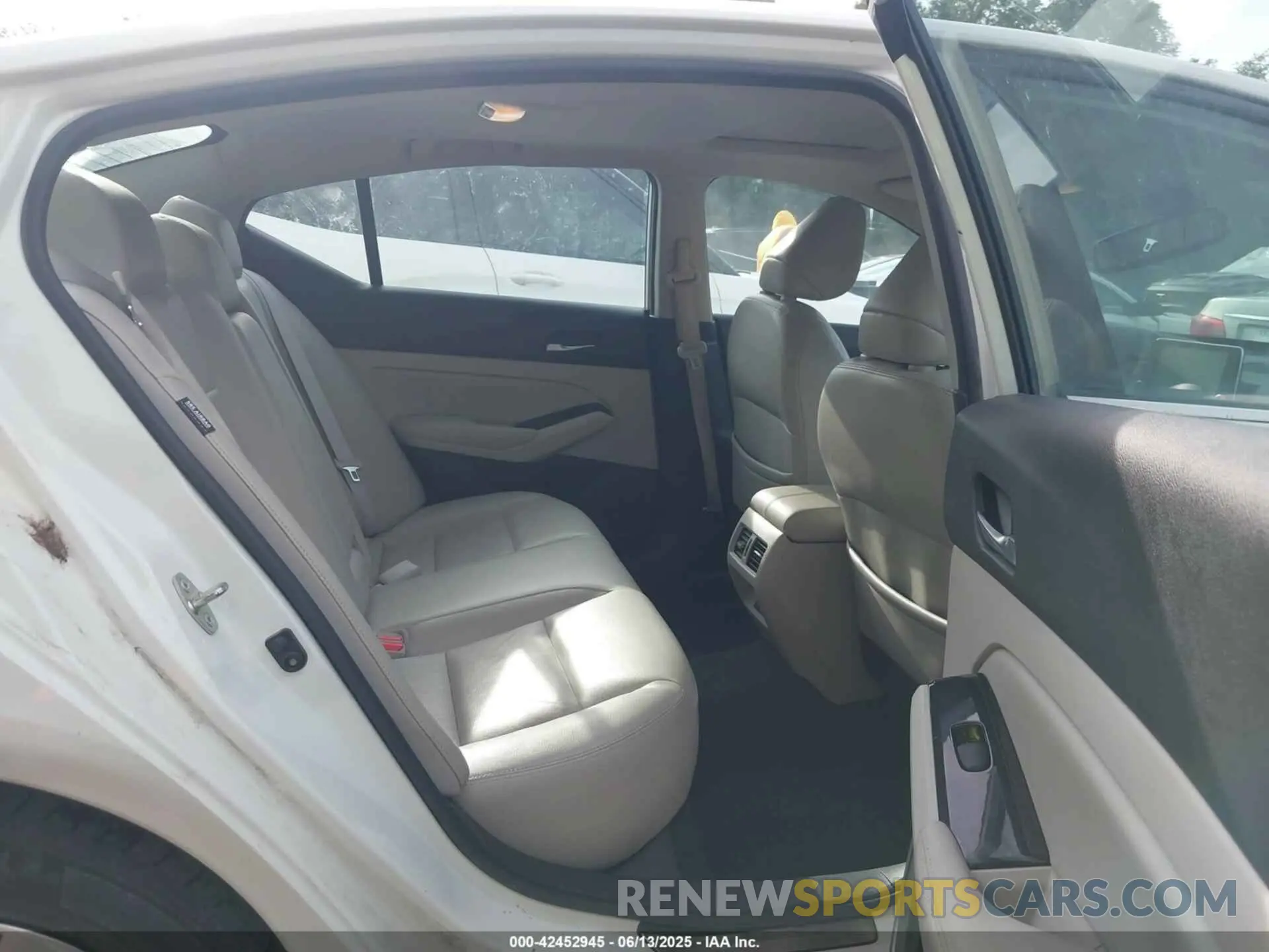 8 Photograph of a damaged car 1N4BL4EV9LN323021 NISSAN ALTIMA 2020