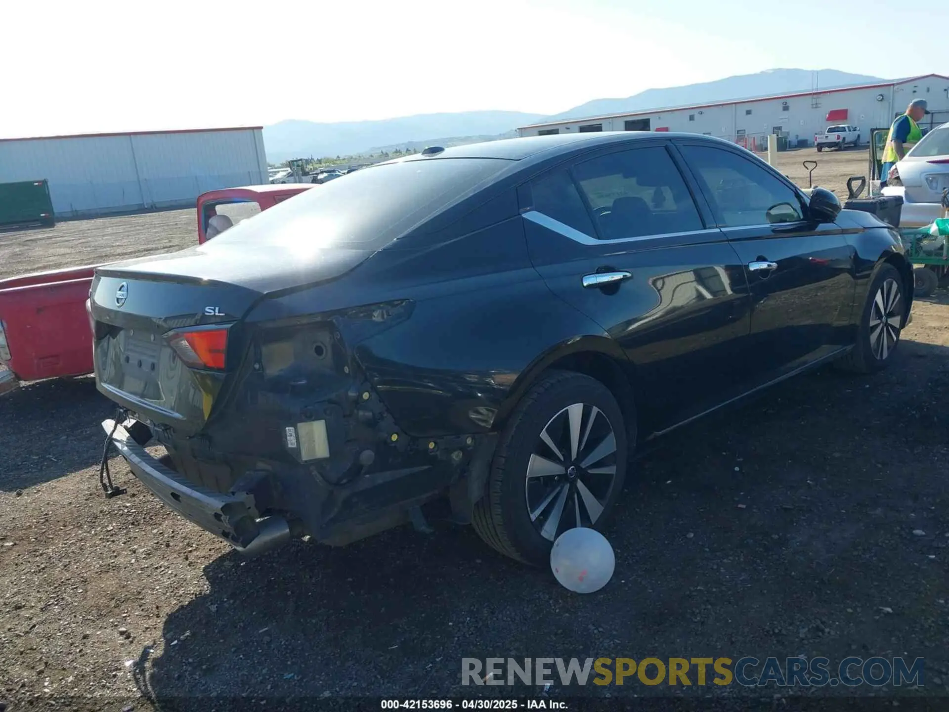 4 Photograph of a damaged car 1N4BL4EVXLC147124 NISSAN ALTIMA 2020