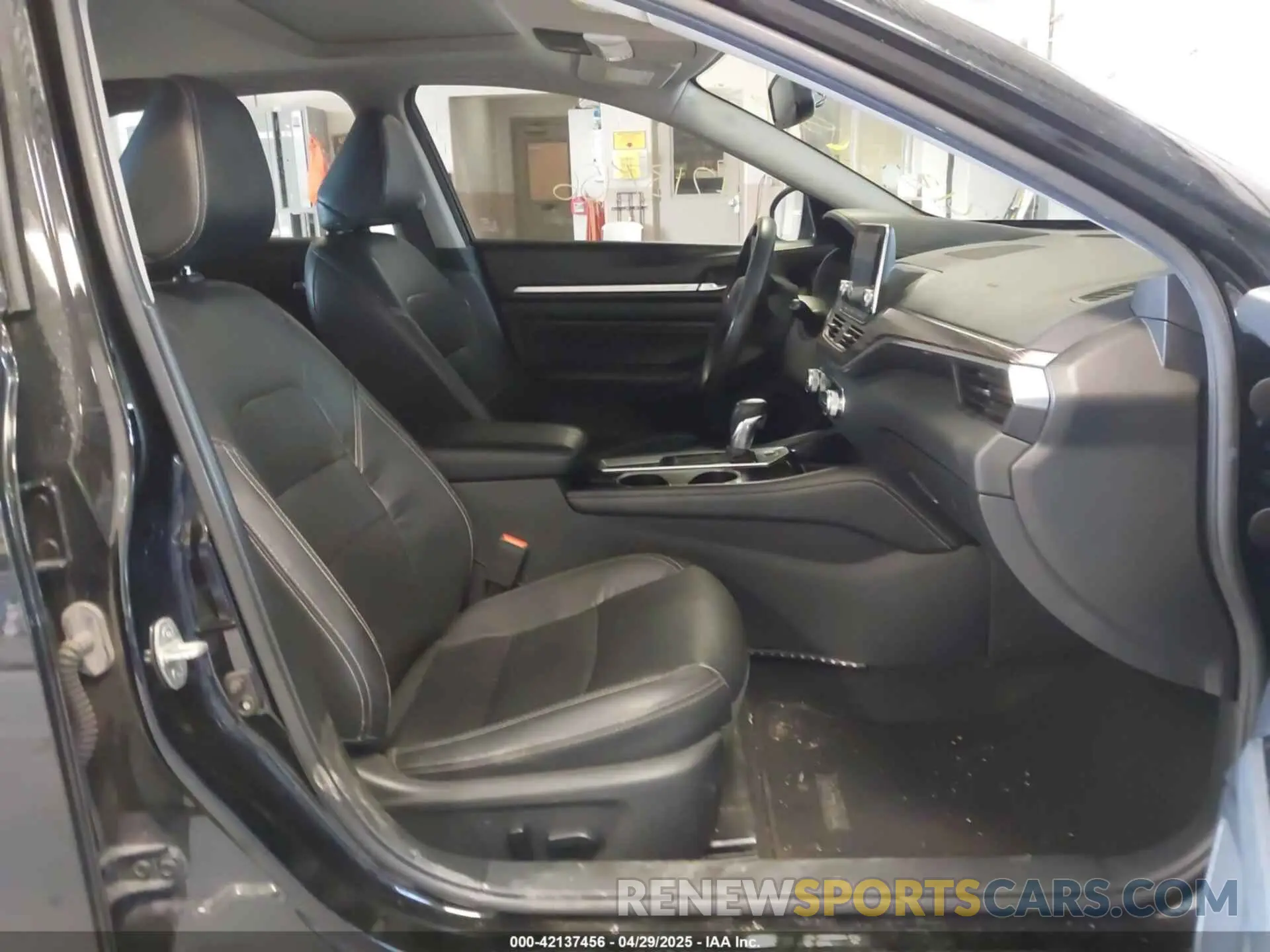 5 Photograph of a damaged car 1N4BL4EVXLC157426 NISSAN ALTIMA 2020