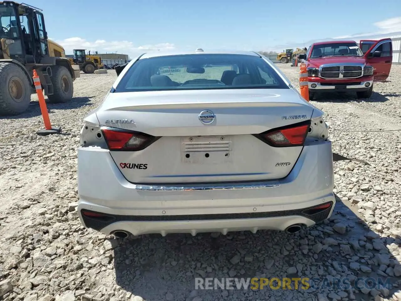 6 Photograph of a damaged car 1N4BL4FW5LC169622 NISSAN ALTIMA 2020