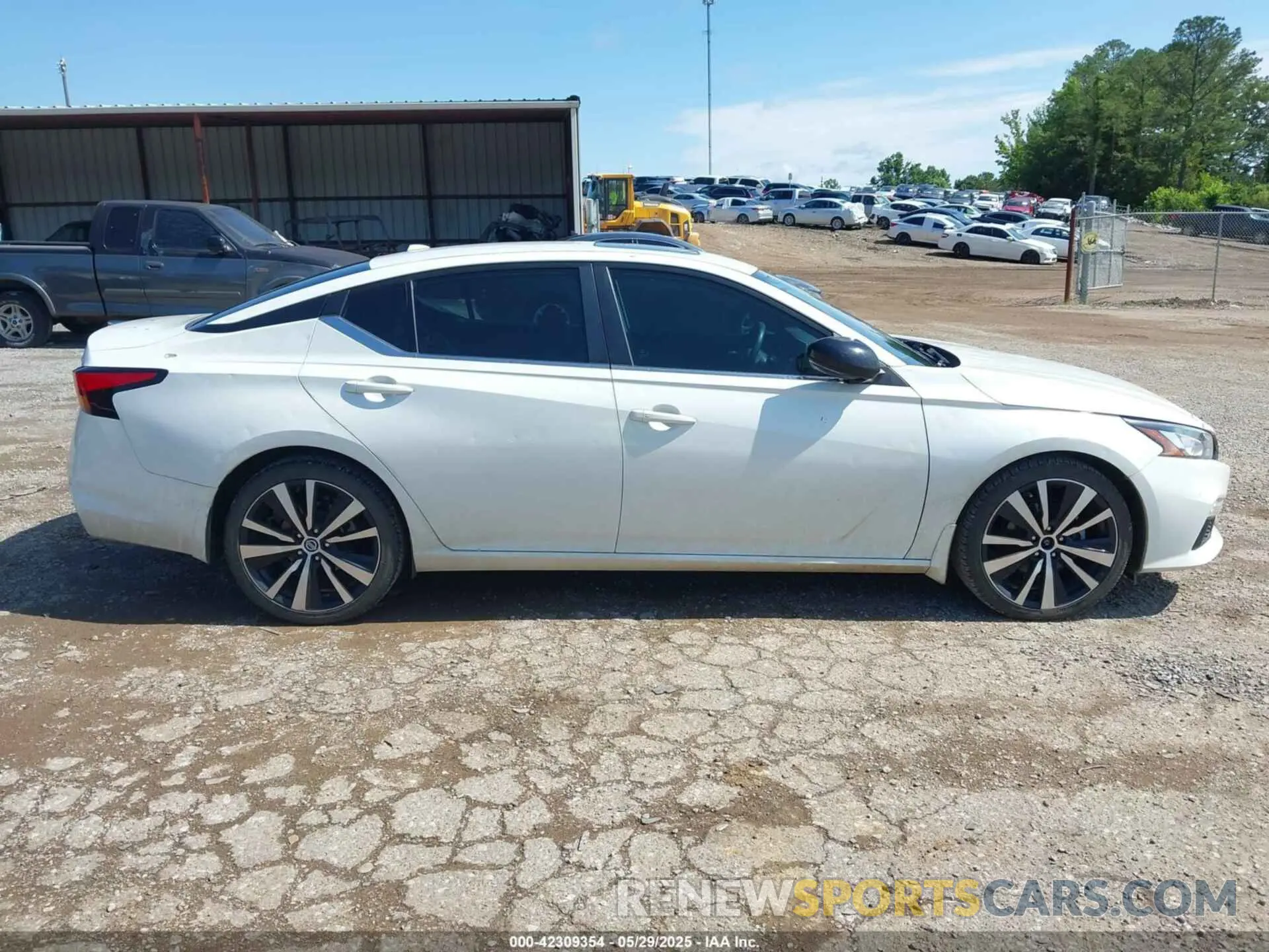 13 Photograph of a damaged car 1N4AL4CV7MN363663 NISSAN ALTIMA 2021