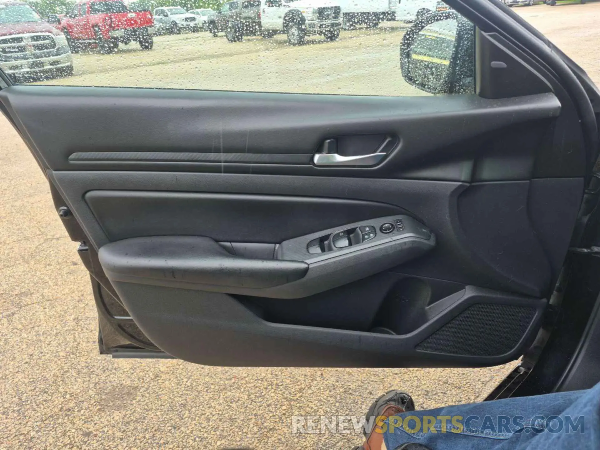 18 Photograph of a damaged car 1N4BL4BV0MN393433 NISSAN ALTIMA 2021