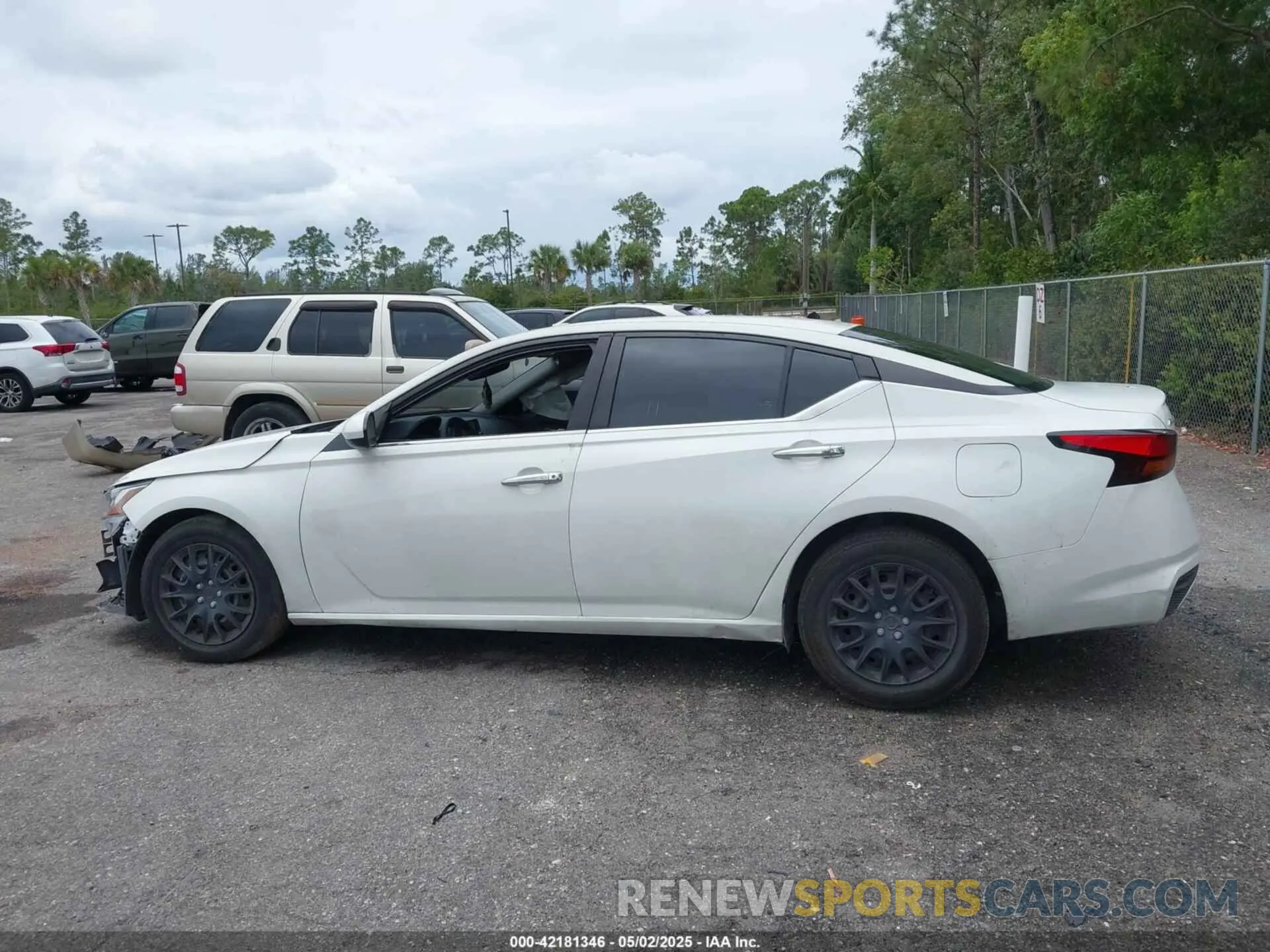 14 Photograph of a damaged car 1N4BL4BV1MN363535 NISSAN ALTIMA 2021