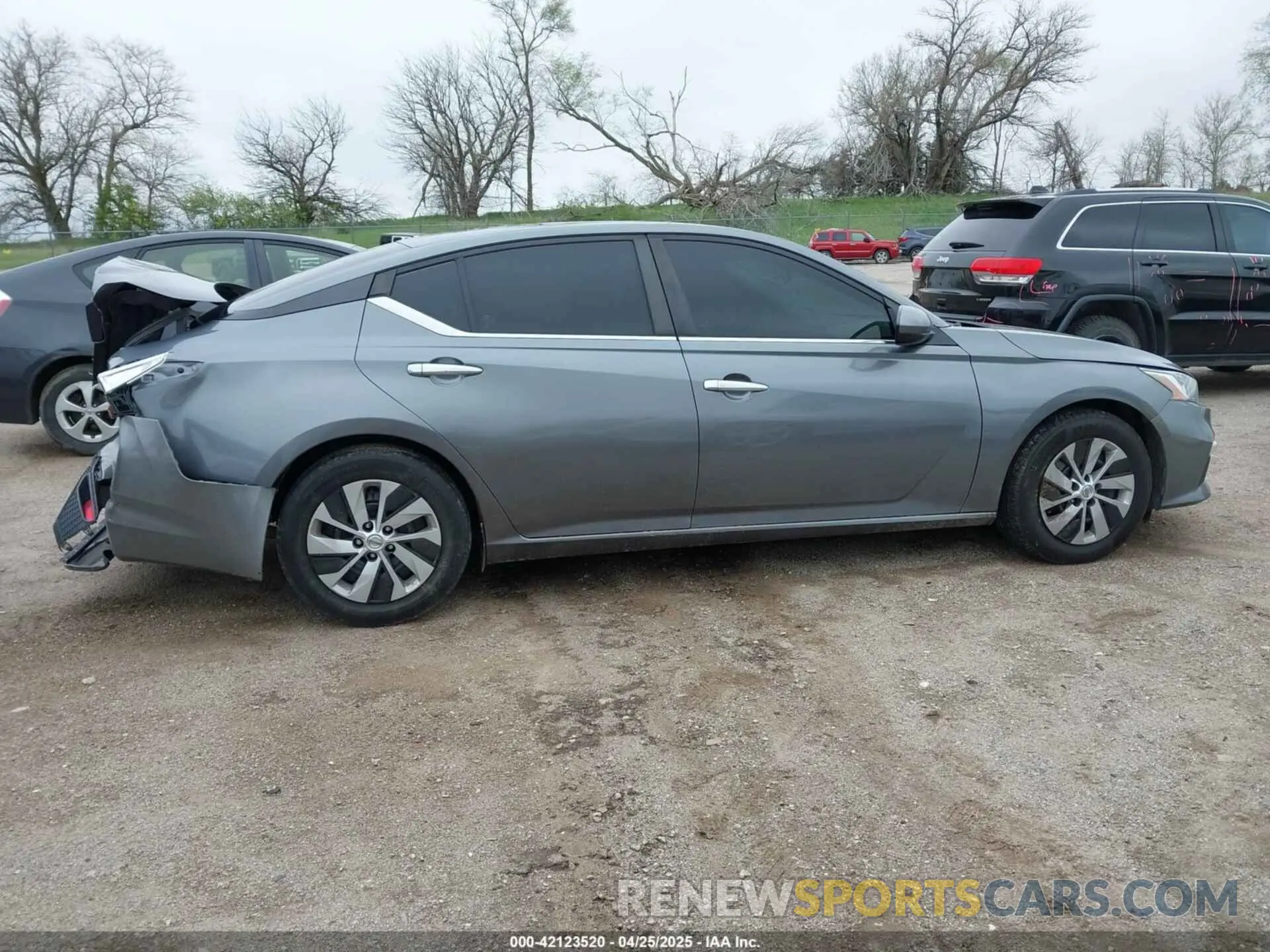 13 Photograph of a damaged car 1N4BL4BV3MN388386 NISSAN ALTIMA 2021
