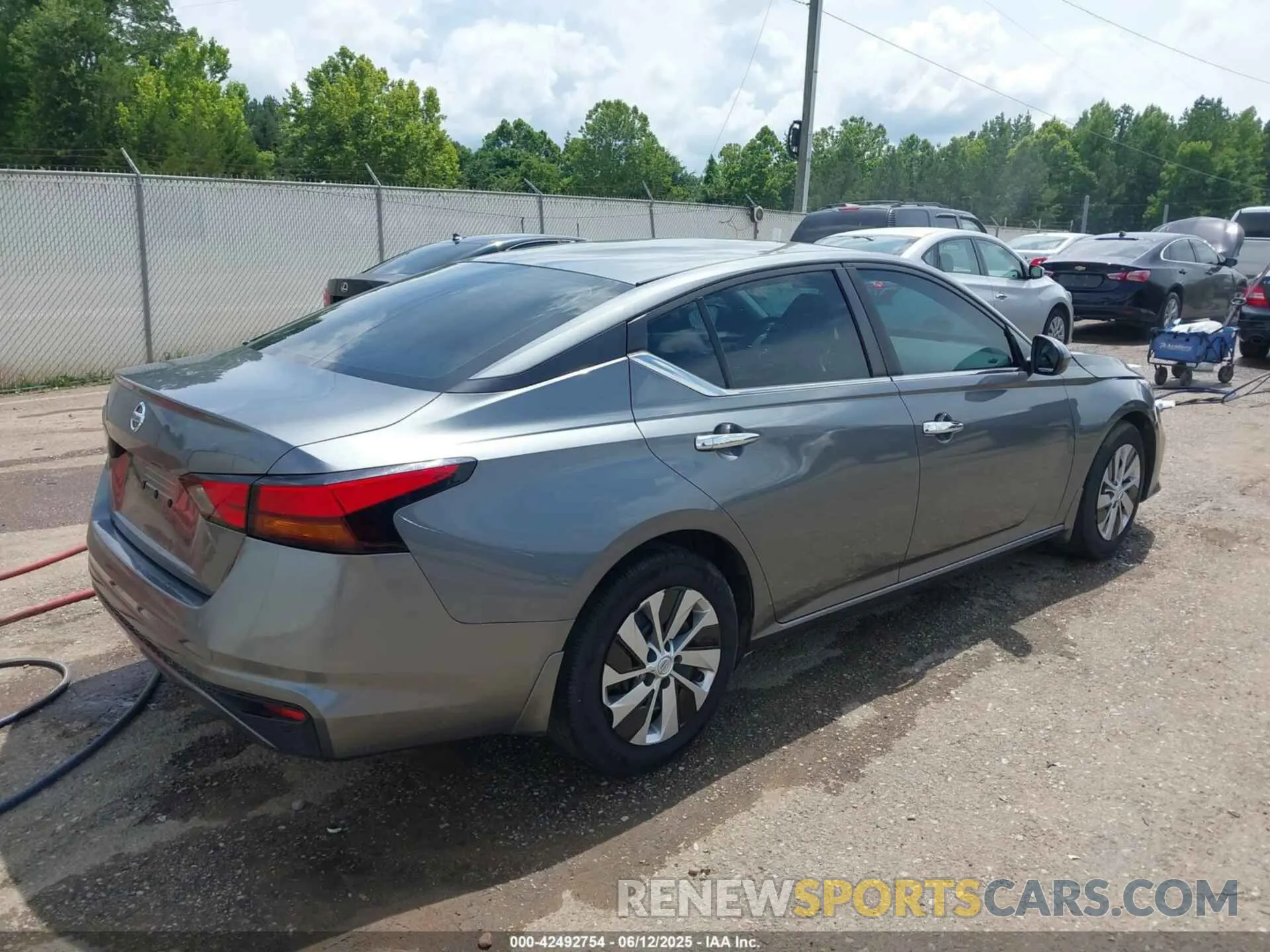 4 Photograph of a damaged car 1N4BL4BV5MN378488 NISSAN ALTIMA 2021