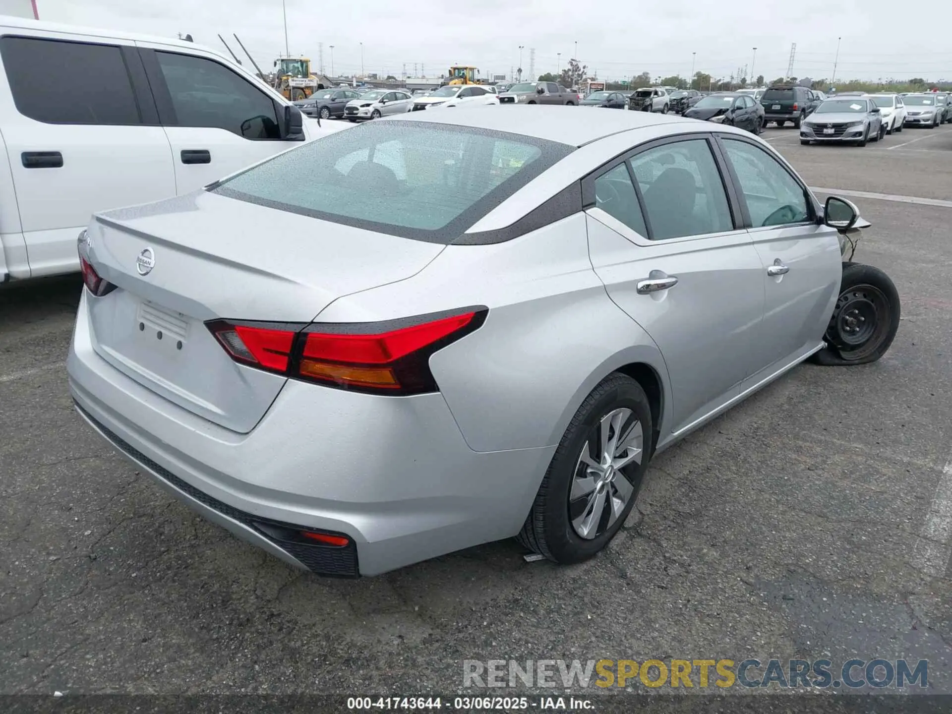 4 Photograph of a damaged car 1N4BL4BV5MN382492 NISSAN ALTIMA 2021