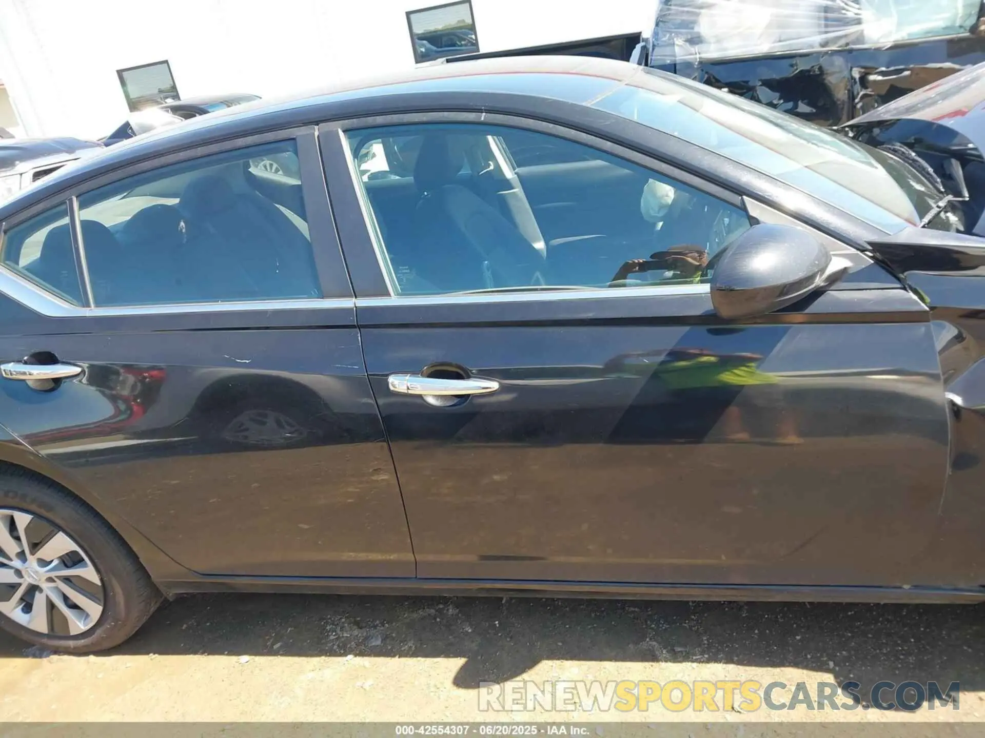 13 Photograph of a damaged car 1N4BL4BVXMN391169 NISSAN ALTIMA 2021