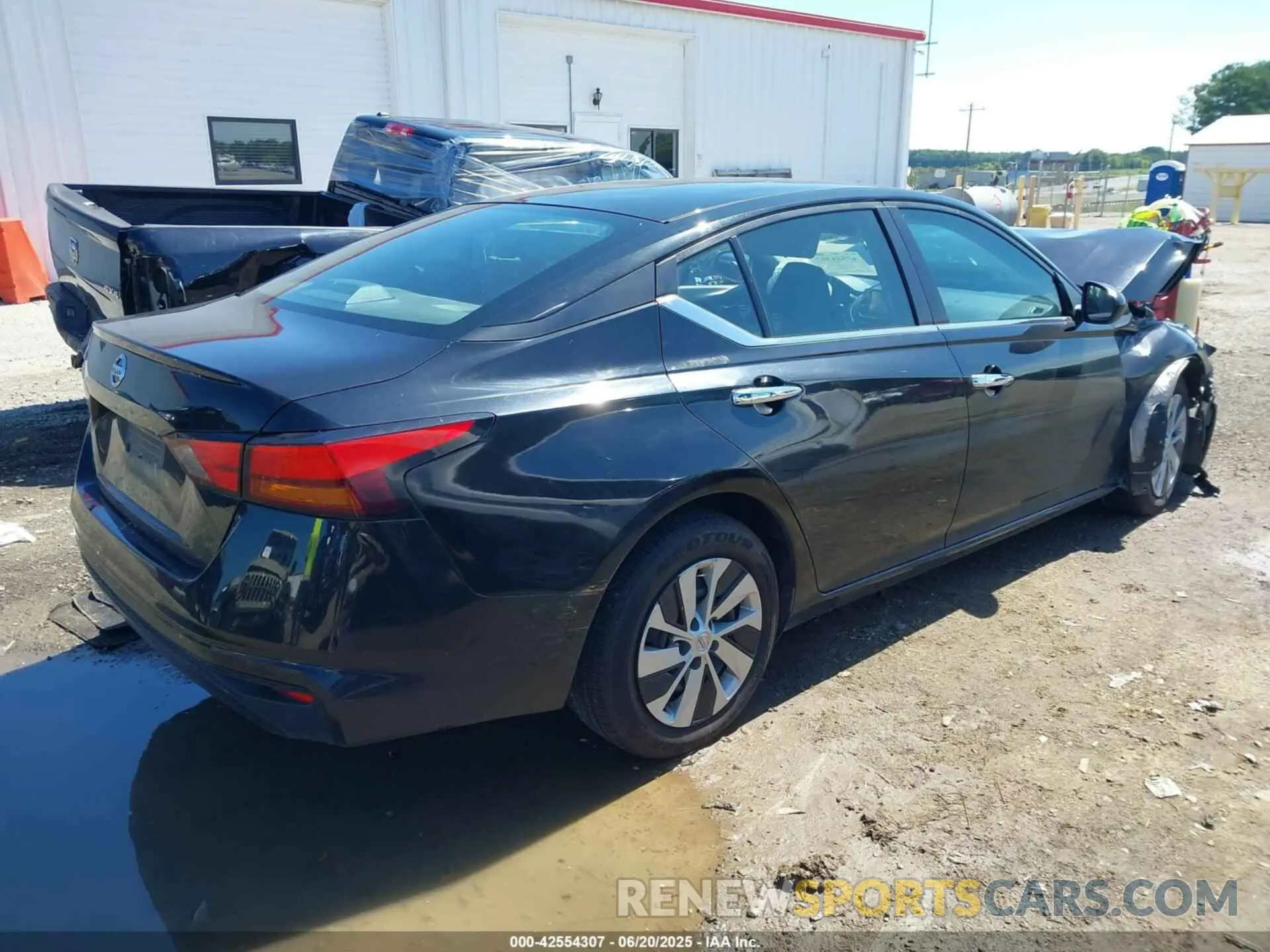 4 Photograph of a damaged car 1N4BL4BVXMN391169 NISSAN ALTIMA 2021