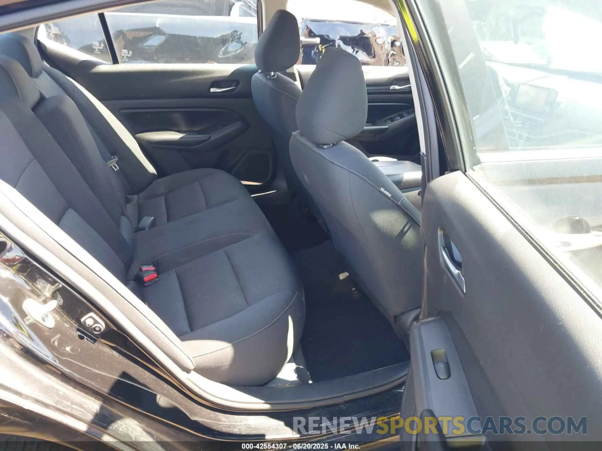 8 Photograph of a damaged car 1N4BL4BVXMN391169 NISSAN ALTIMA 2021