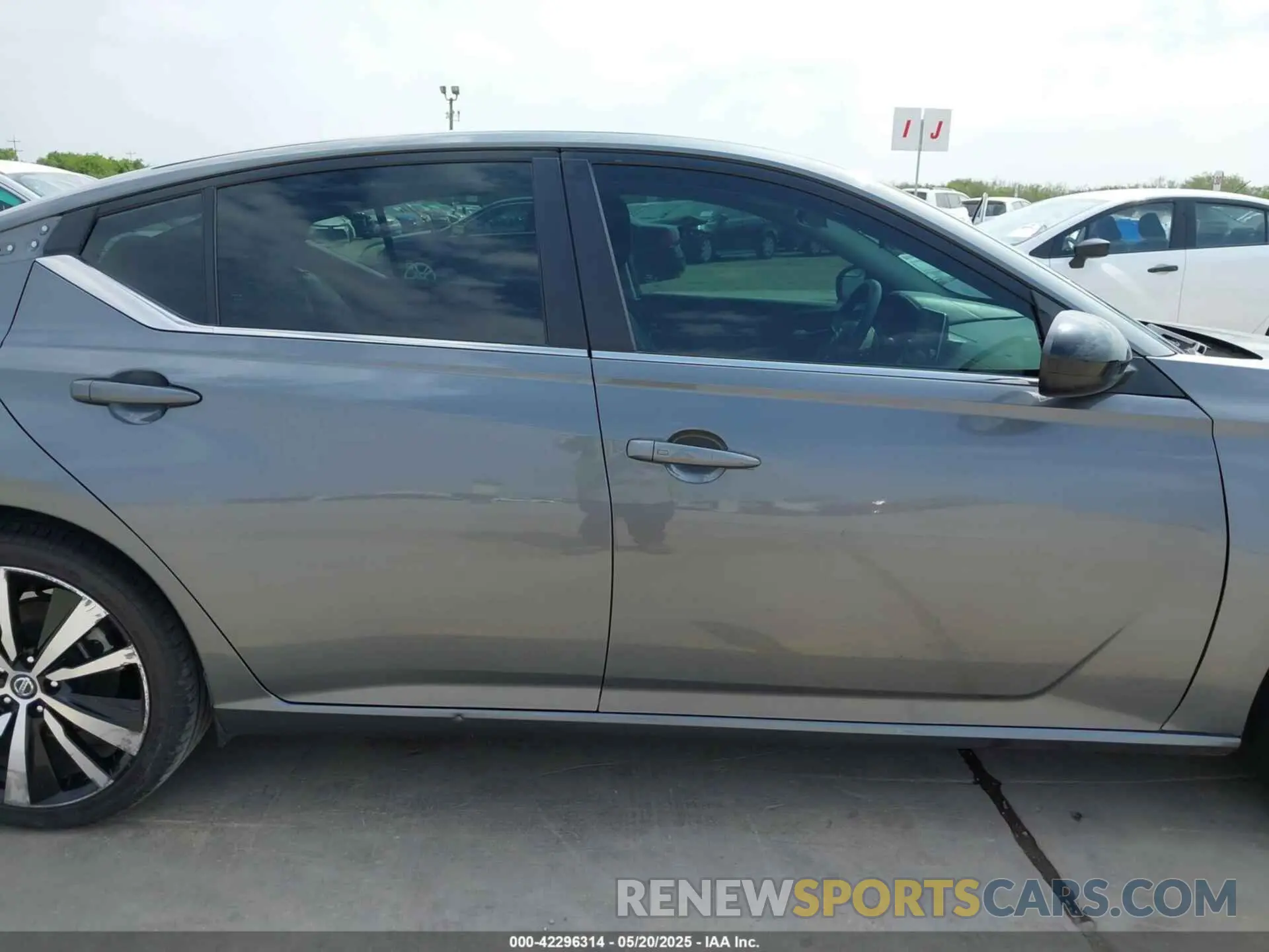 14 Photograph of a damaged car 1N4BL4CV1MN303804 NISSAN ALTIMA 2021
