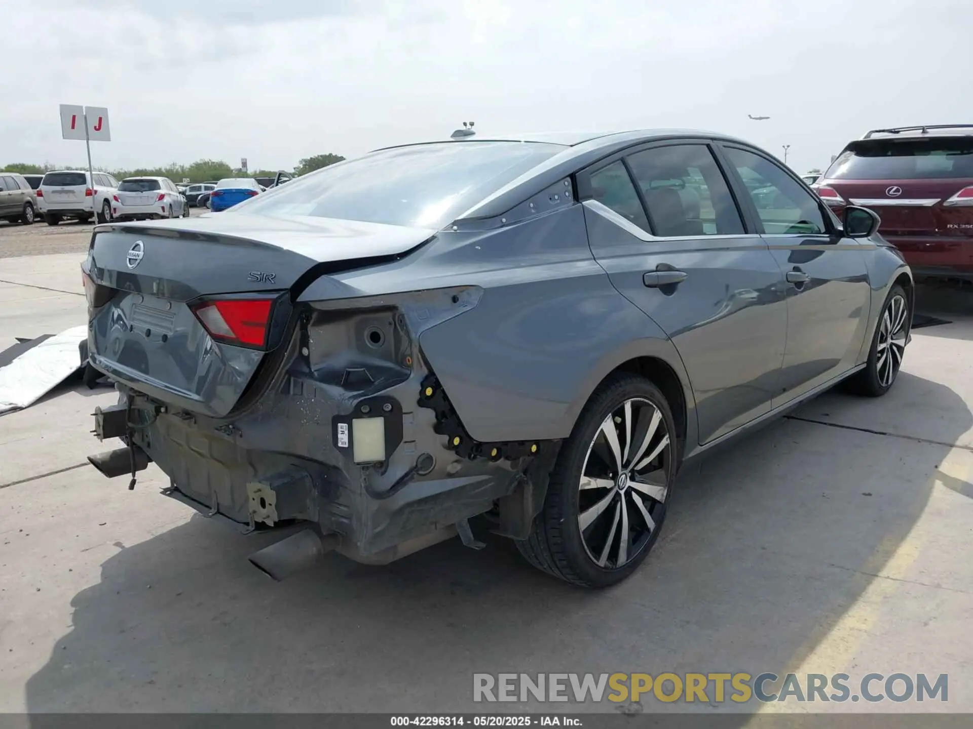 4 Photograph of a damaged car 1N4BL4CV1MN303804 NISSAN ALTIMA 2021