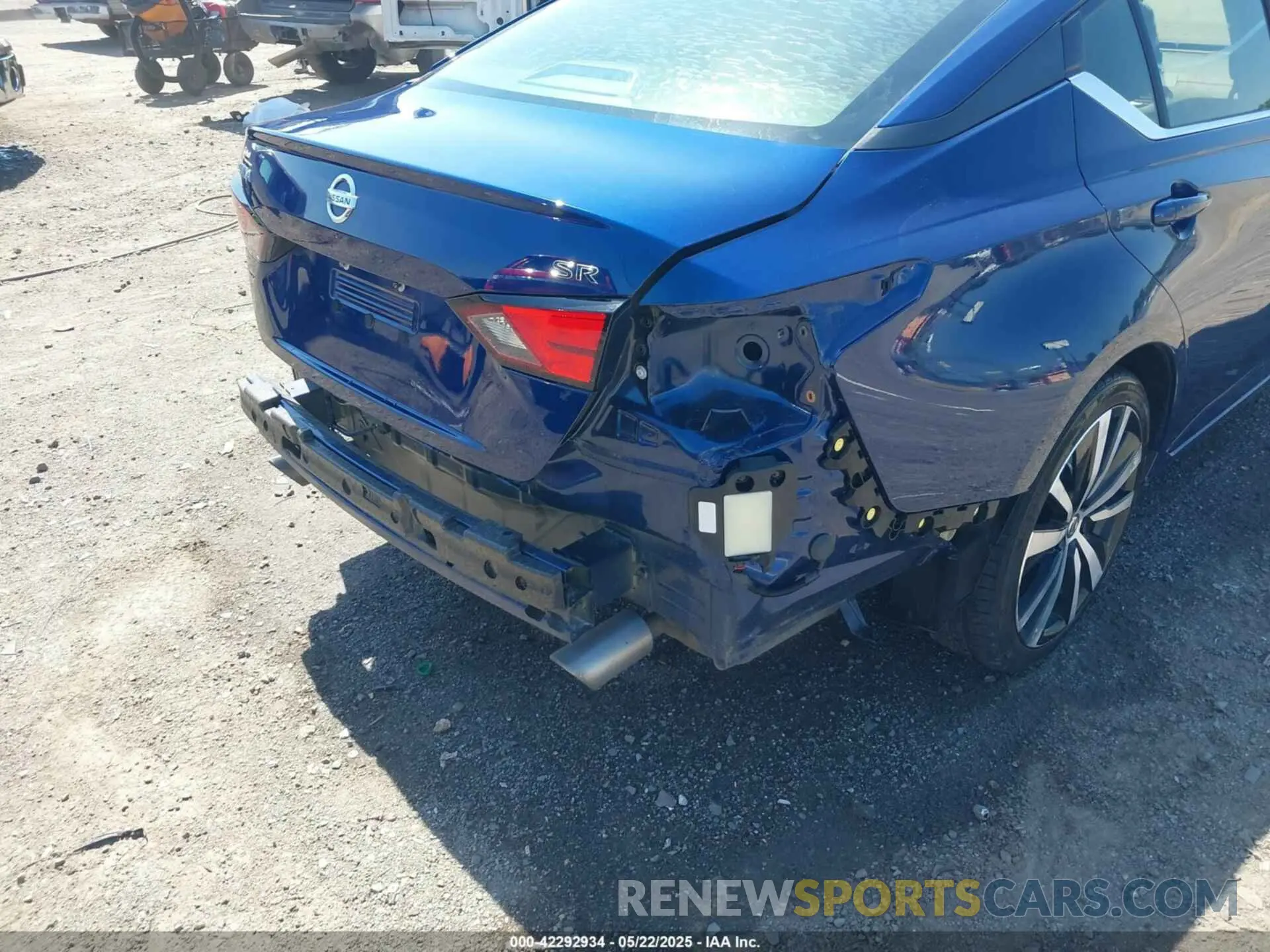 18 Photograph of a damaged car 1N4BL4CV2MN409663 NISSAN ALTIMA 2021