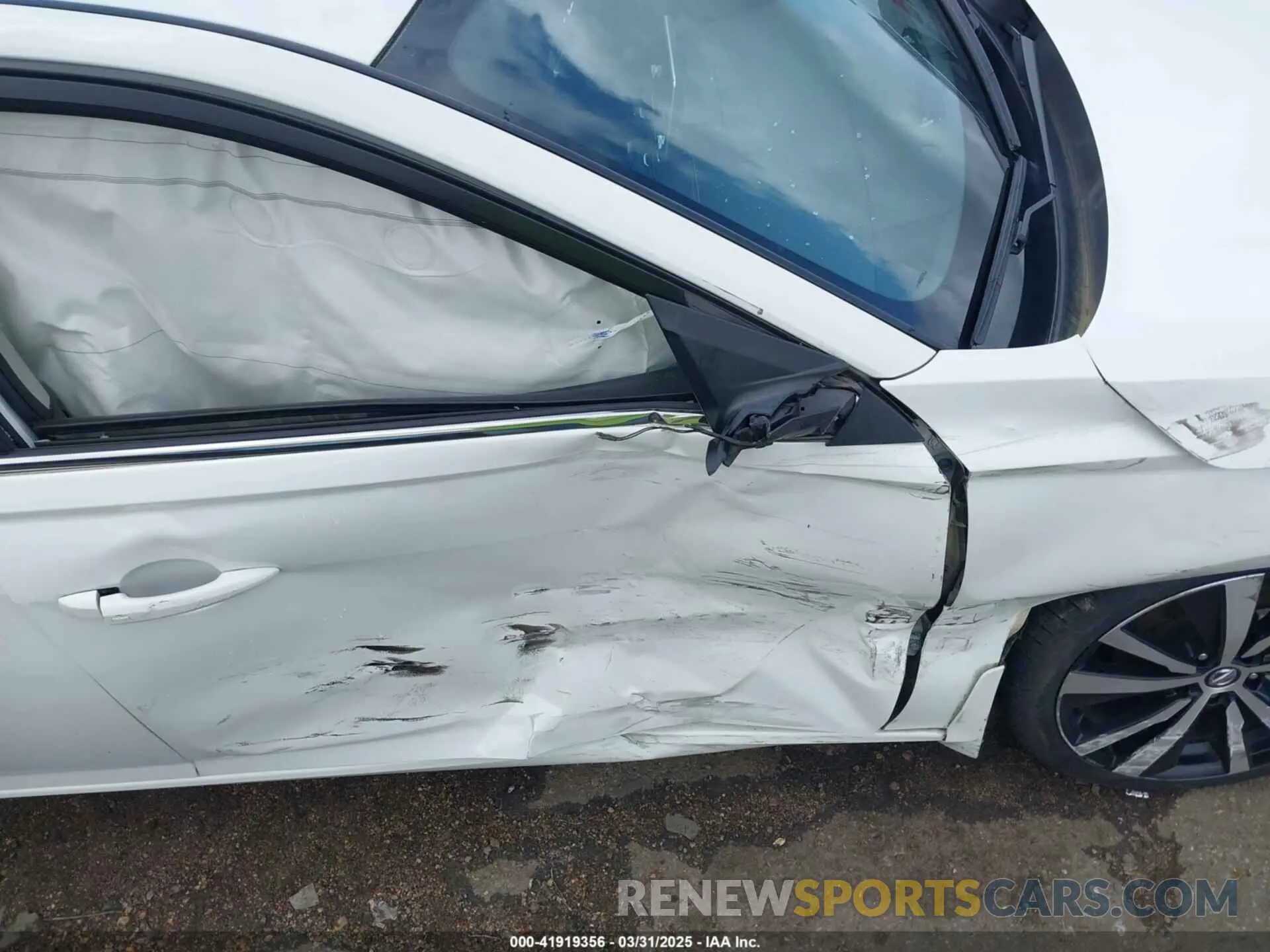 19 Photograph of a damaged car 1N4BL4CV3MN318580 NISSAN ALTIMA 2021