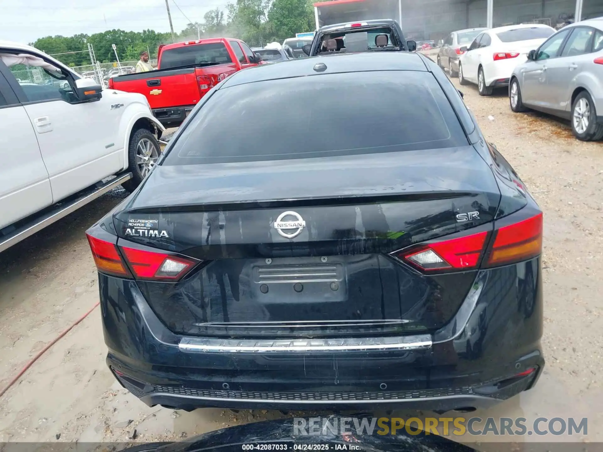 17 Photograph of a damaged car 1N4BL4CV4MN370364 NISSAN ALTIMA 2021