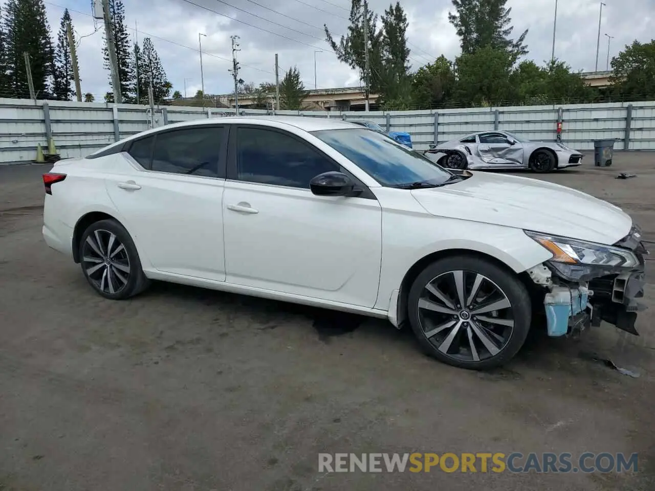 4 Photograph of a damaged car 1N4BL4CV6MN356286 NISSAN ALTIMA 2021