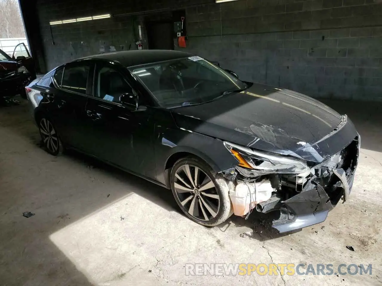 4 Photograph of a damaged car 1N4BL4CV8MN364325 NISSAN ALTIMA 2021