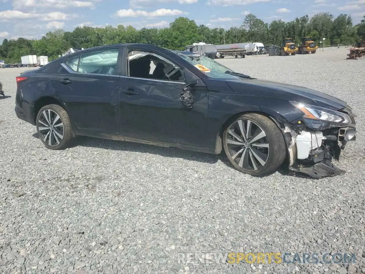 4 Photograph of a damaged car 1N4BL4CV8MN366561 NISSAN ALTIMA 2021