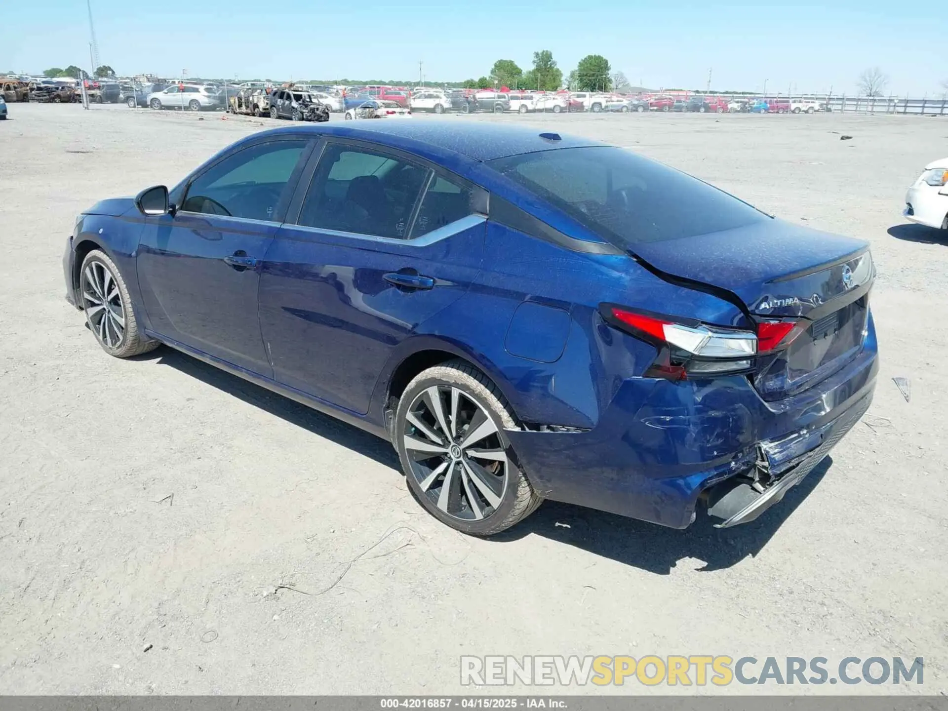 3 Photograph of a damaged car 1N4BL4CW7MN328571 NISSAN ALTIMA 2021