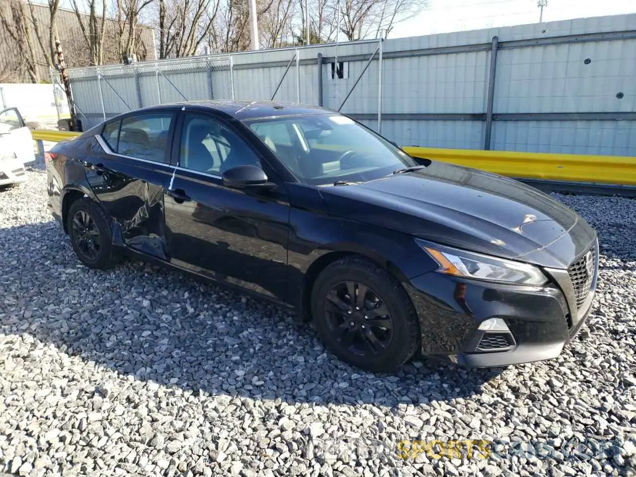 4 Photograph of a damaged car 1N4BL4CW8MN333908 NISSAN ALTIMA 2021