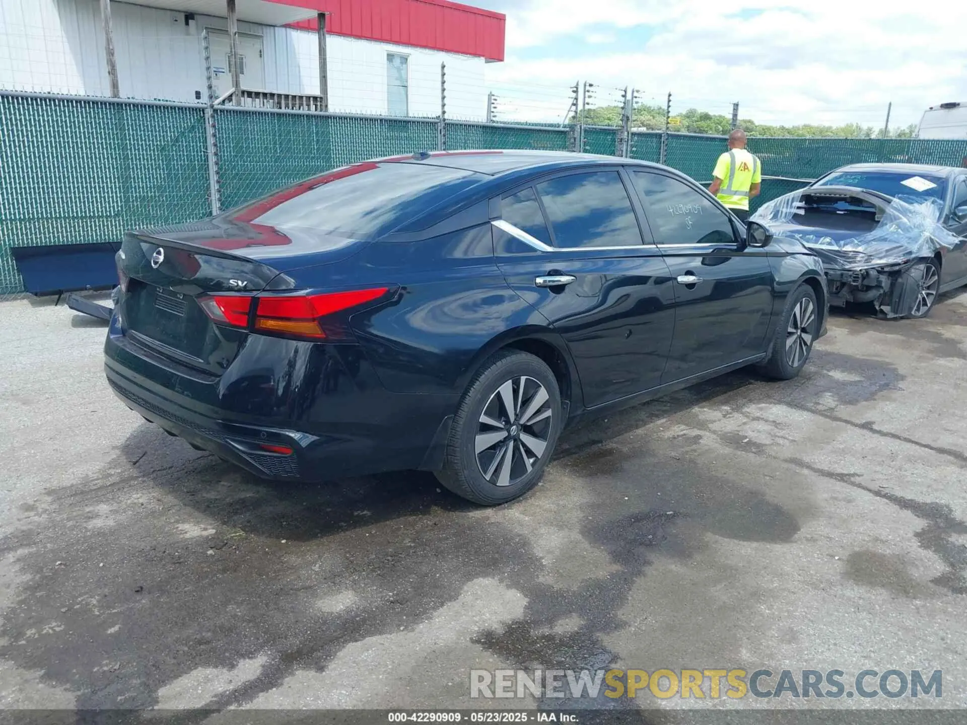 4 Photograph of a damaged car 1N4BL4DV2MN302661 NISSAN ALTIMA 2021