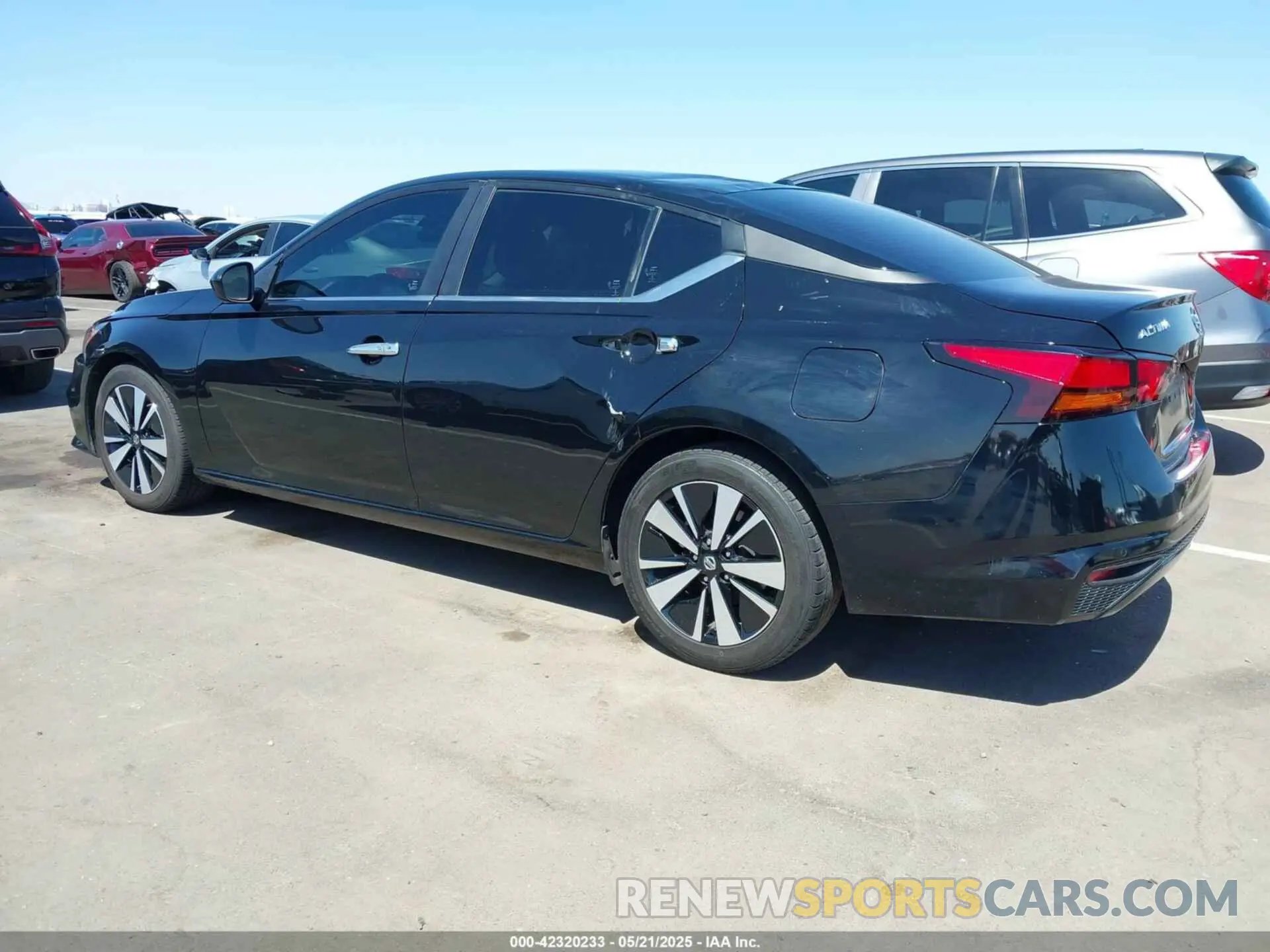 3 Photograph of a damaged car 1N4BL4DV2MN344456 NISSAN ALTIMA 2021