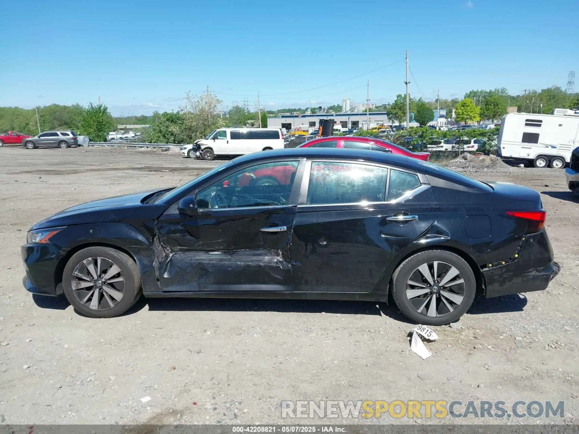 14 Photograph of a damaged car 1N4BL4DV2MN353075 NISSAN ALTIMA 2021