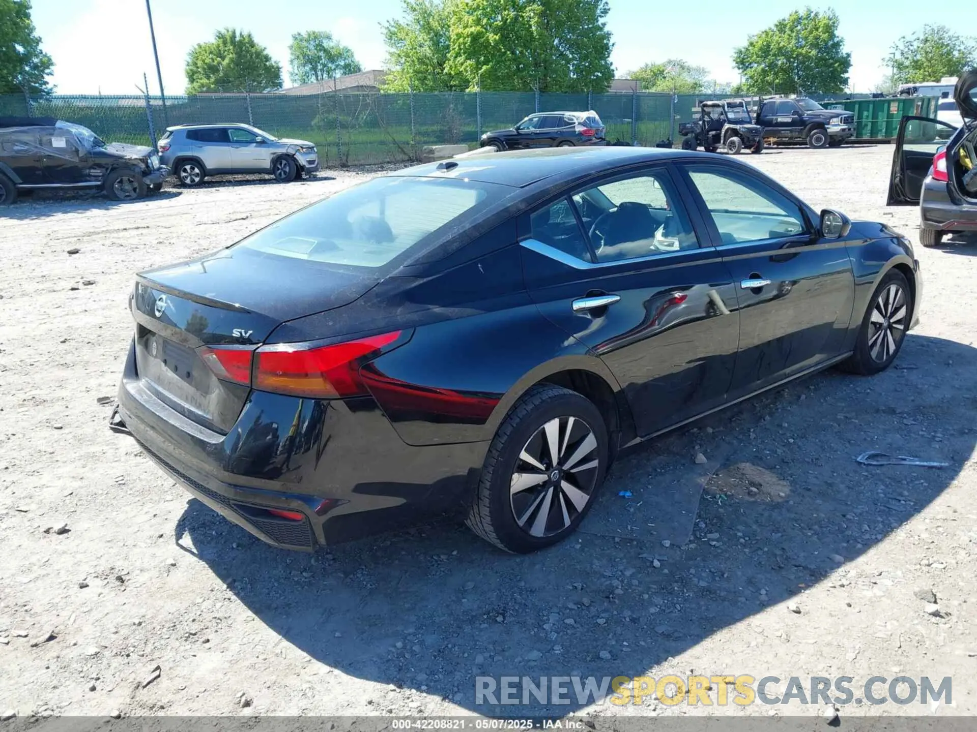 4 Photograph of a damaged car 1N4BL4DV2MN353075 NISSAN ALTIMA 2021