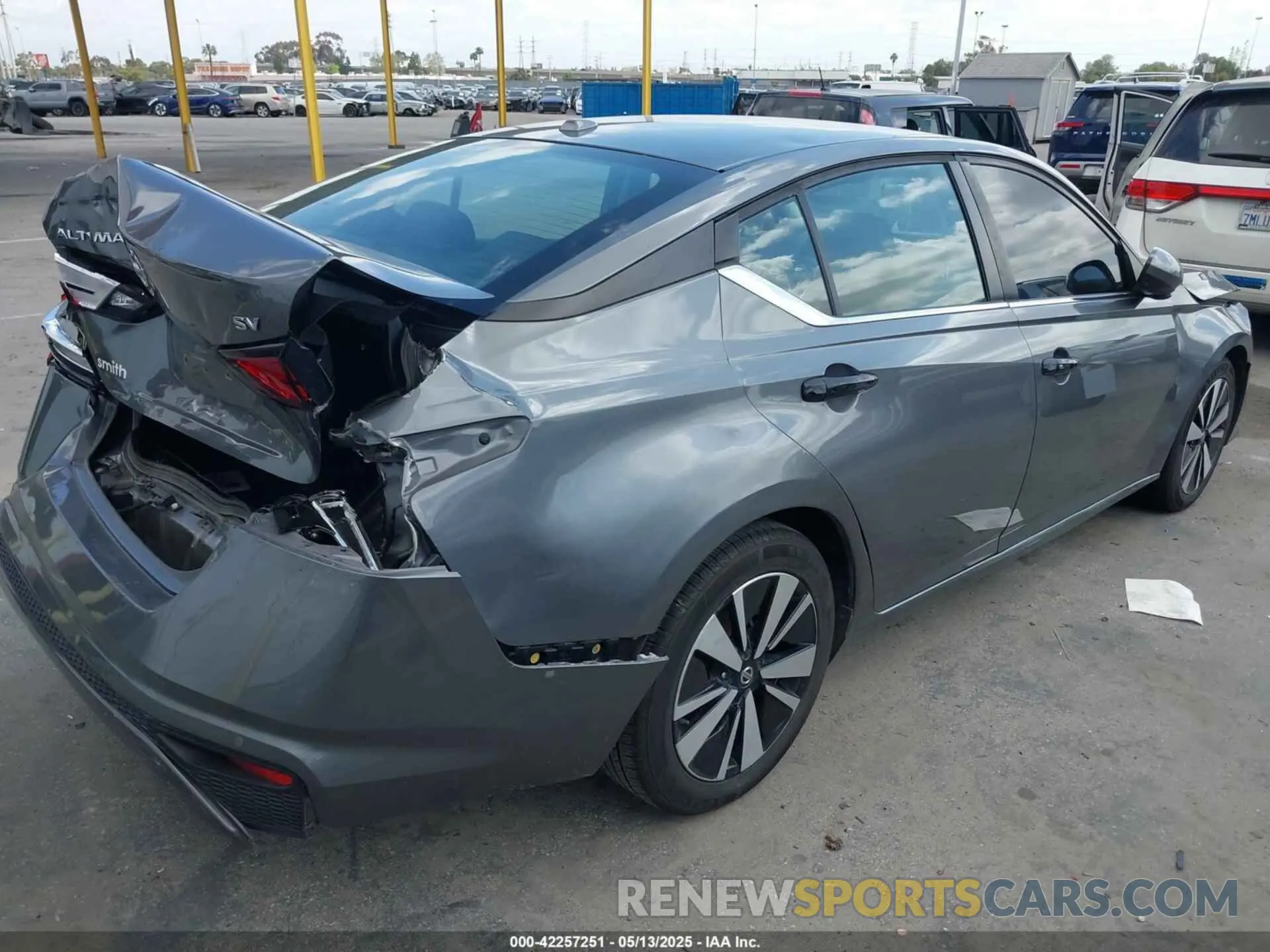 4 Photograph of a damaged car 1N4BL4DV2MN364089 NISSAN ALTIMA 2021