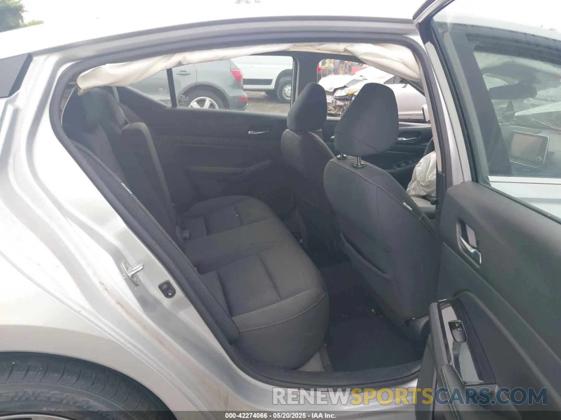 8 Photograph of a damaged car 1N4BL4DV3MN309943 NISSAN ALTIMA 2021