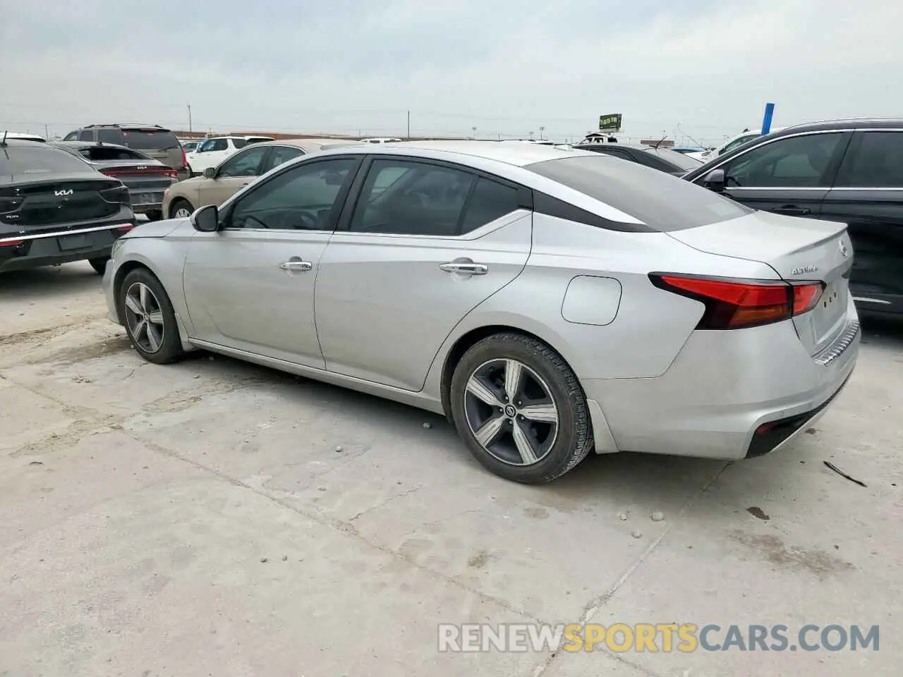 2 Photograph of a damaged car 1N4BL4DV6MN318667 NISSAN ALTIMA 2021