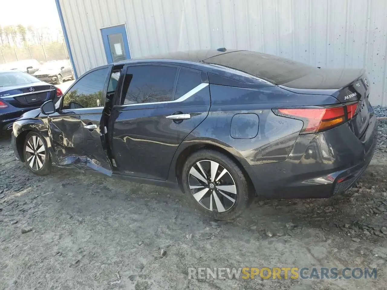 2 Photograph of a damaged car 1N4BL4DV6MN327904 NISSAN ALTIMA 2021