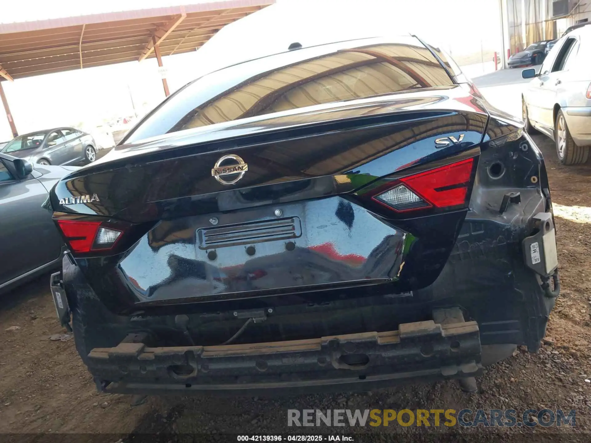 17 Photograph of a damaged car 1N4BL4DV6MN336375 NISSAN ALTIMA 2021