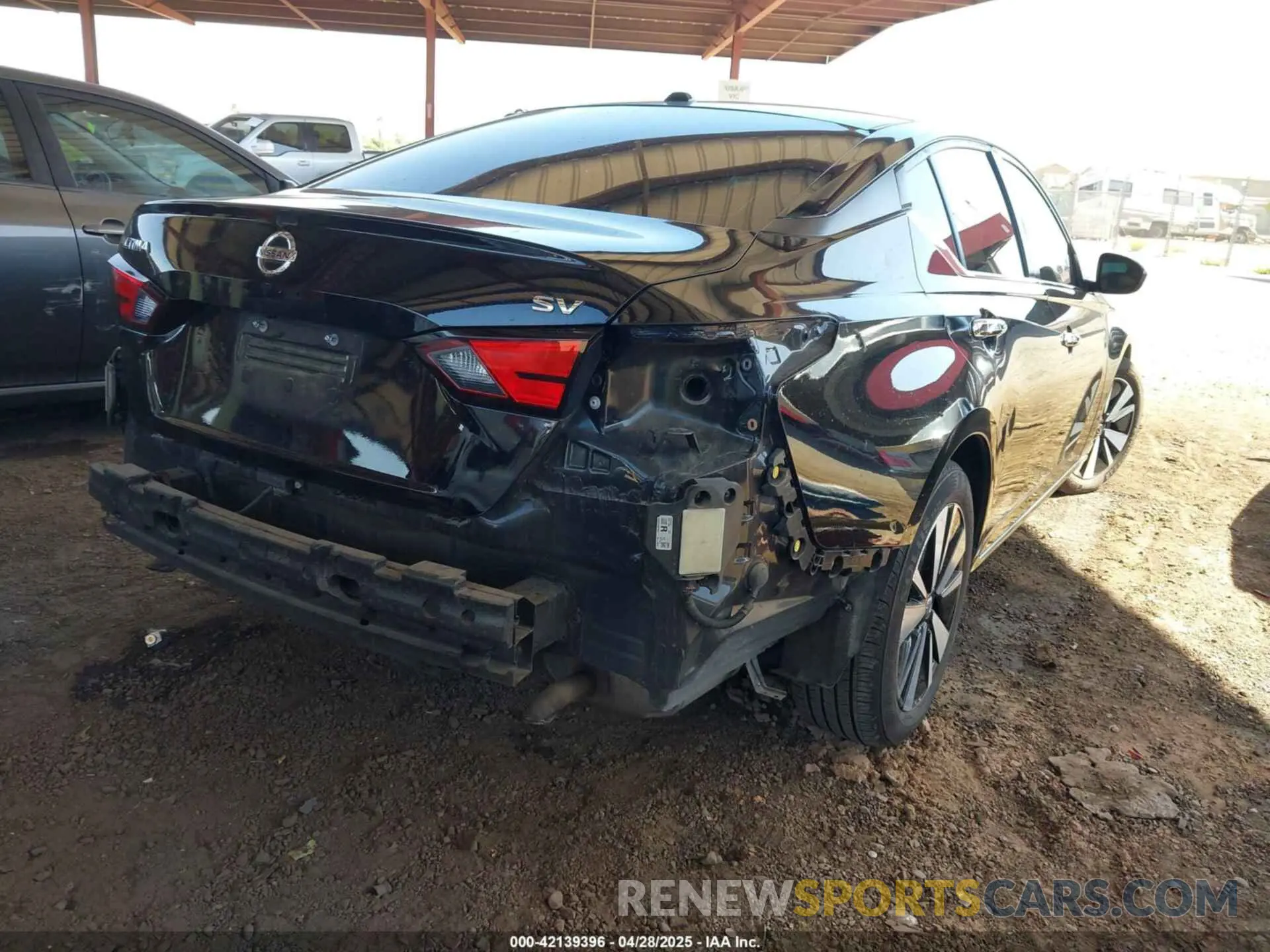 18 Photograph of a damaged car 1N4BL4DV6MN336375 NISSAN ALTIMA 2021
