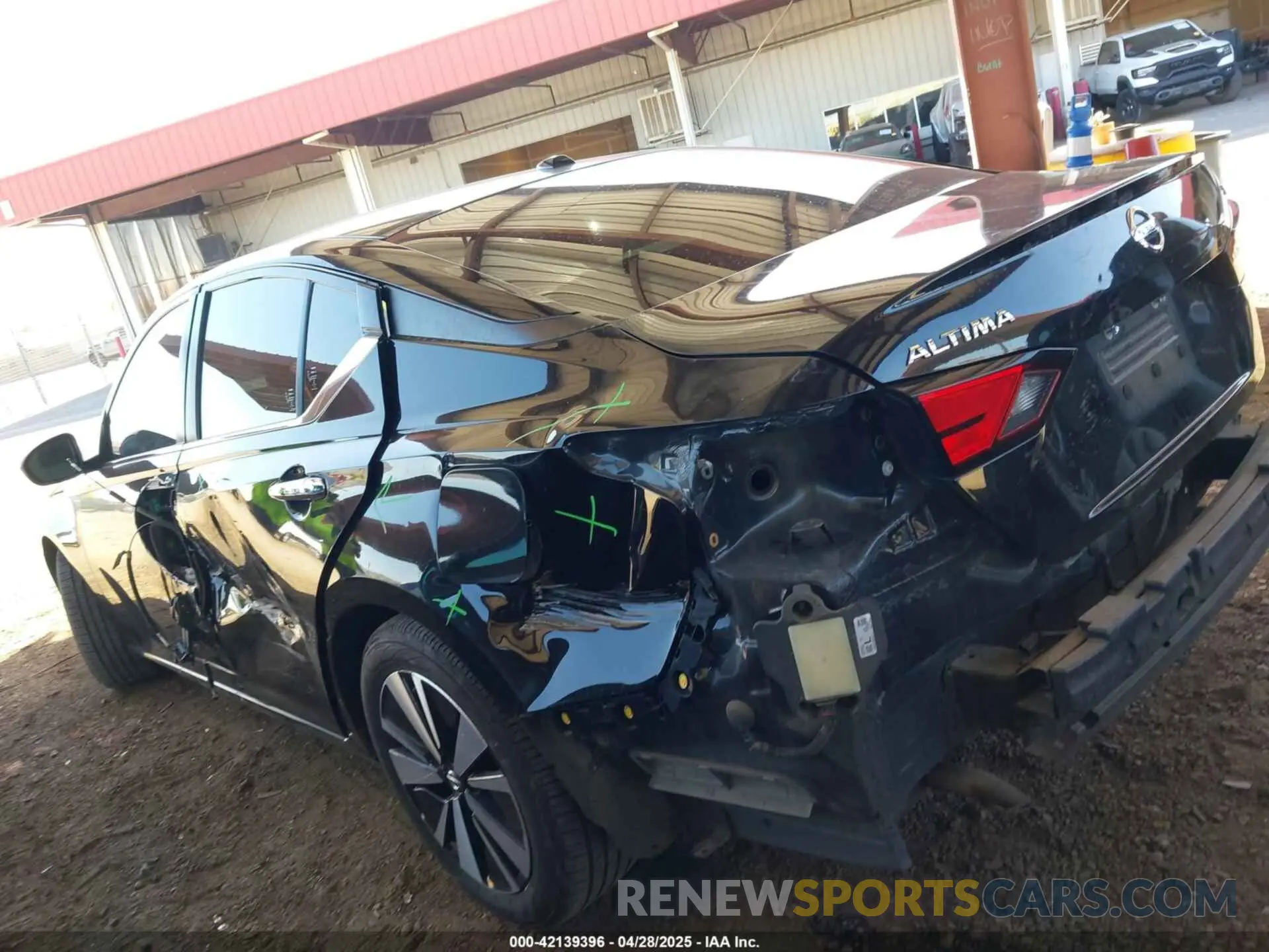 19 Photograph of a damaged car 1N4BL4DV6MN336375 NISSAN ALTIMA 2021