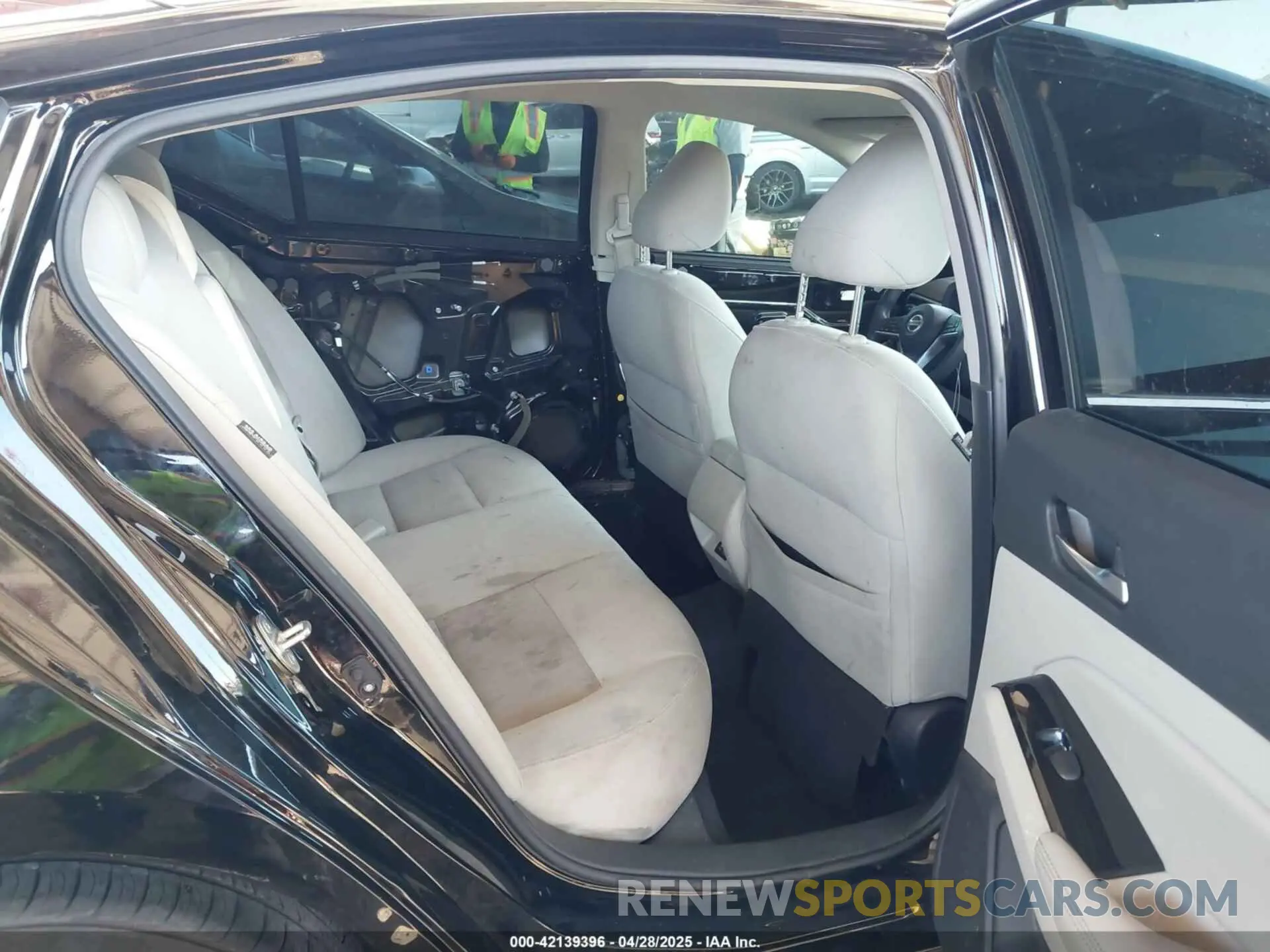 8 Photograph of a damaged car 1N4BL4DV6MN336375 NISSAN ALTIMA 2021