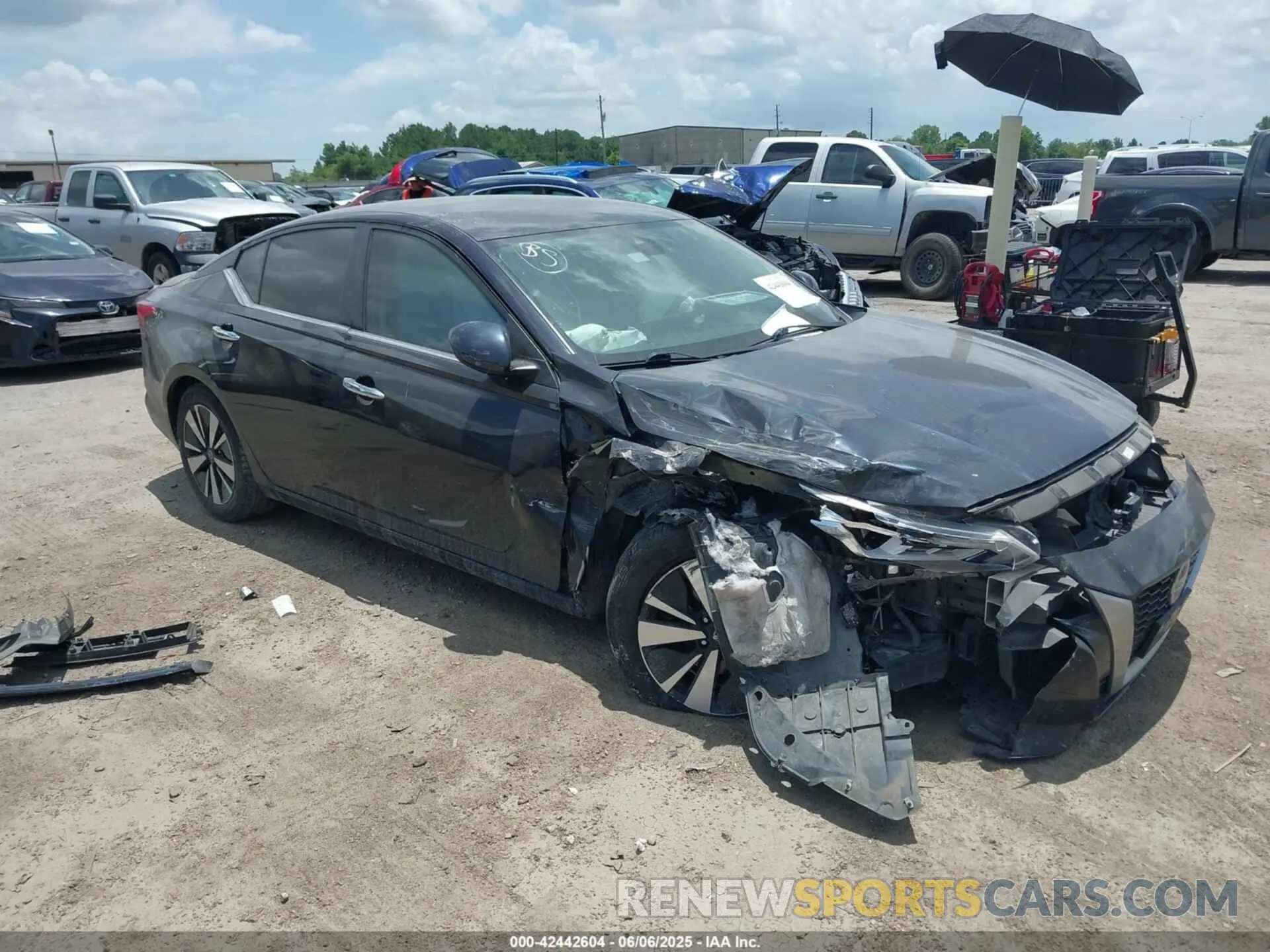 1 Photograph of a damaged car 1N4BL4DV6MN361695 NISSAN ALTIMA 2021