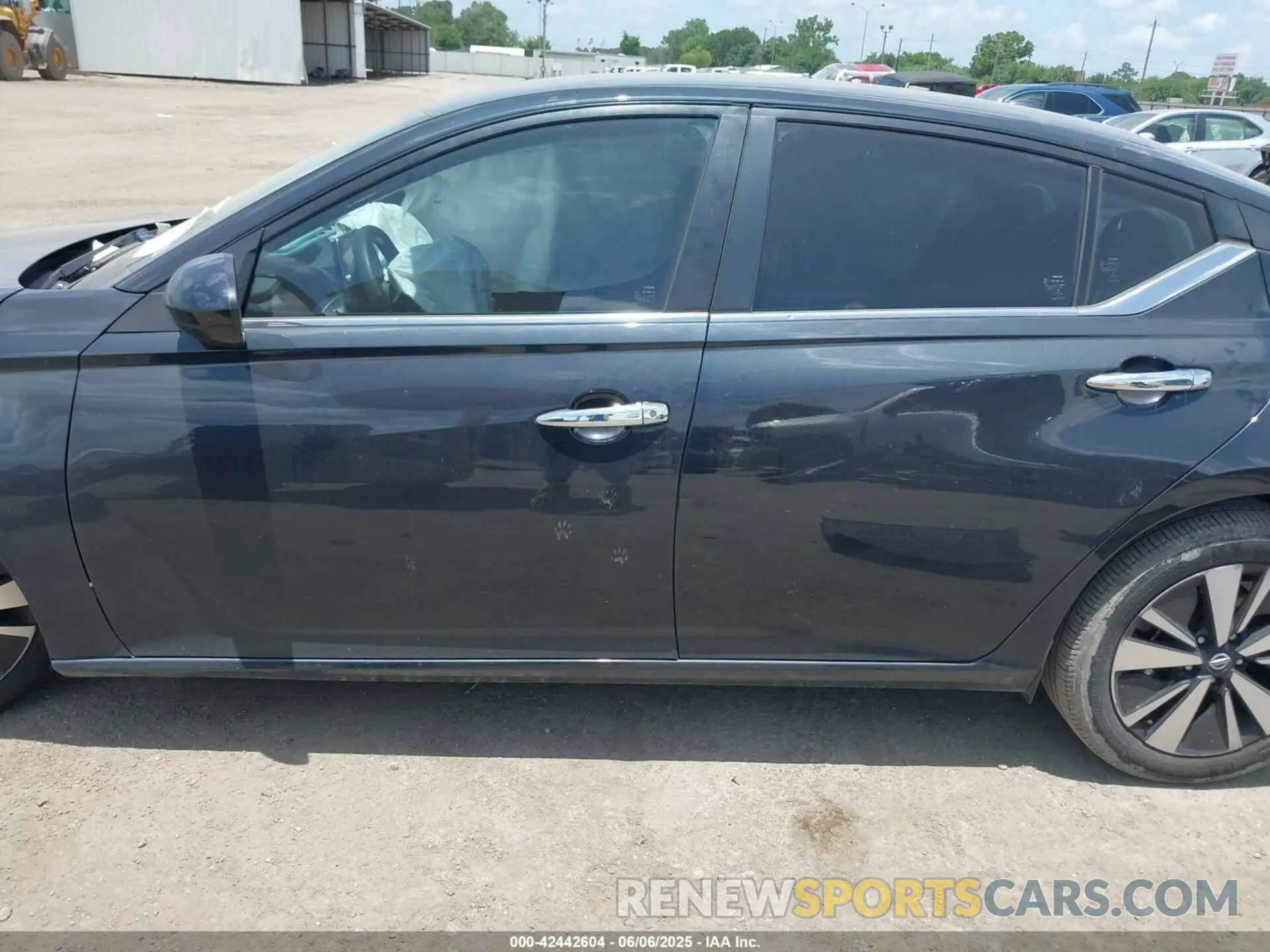 14 Photograph of a damaged car 1N4BL4DV6MN361695 NISSAN ALTIMA 2021