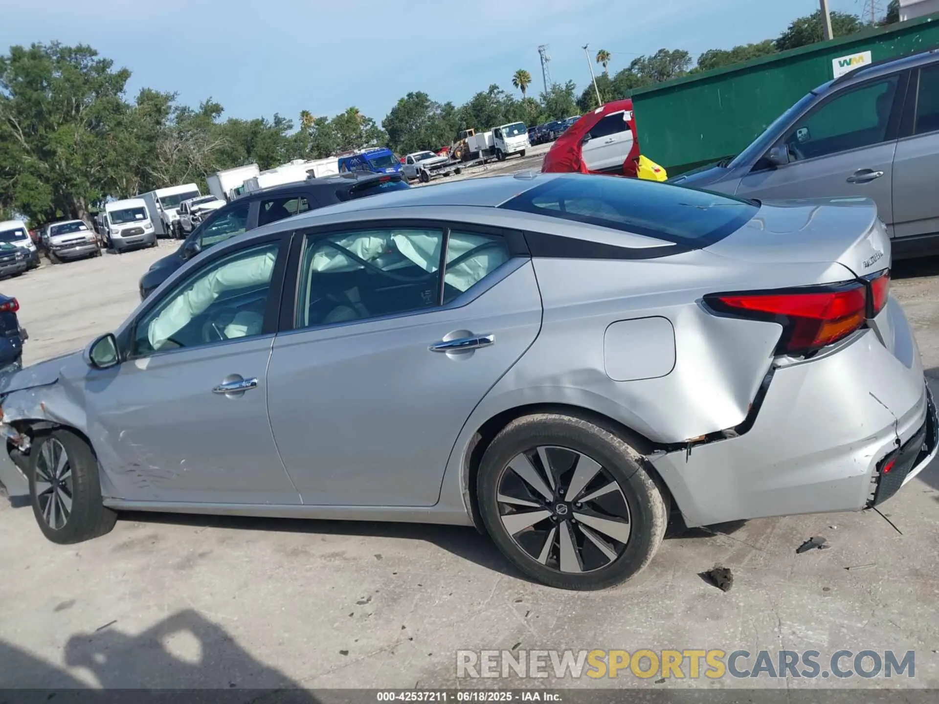 14 Photograph of a damaged car 1N4BL4DV6MN415495 NISSAN ALTIMA 2021