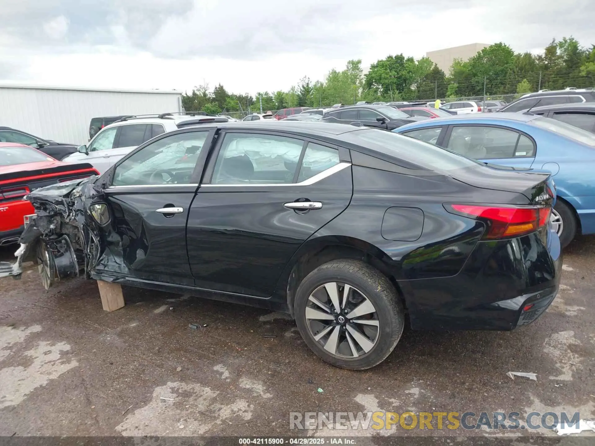14 Photograph of a damaged car 1N4BL4DV7MN335591 NISSAN ALTIMA 2021