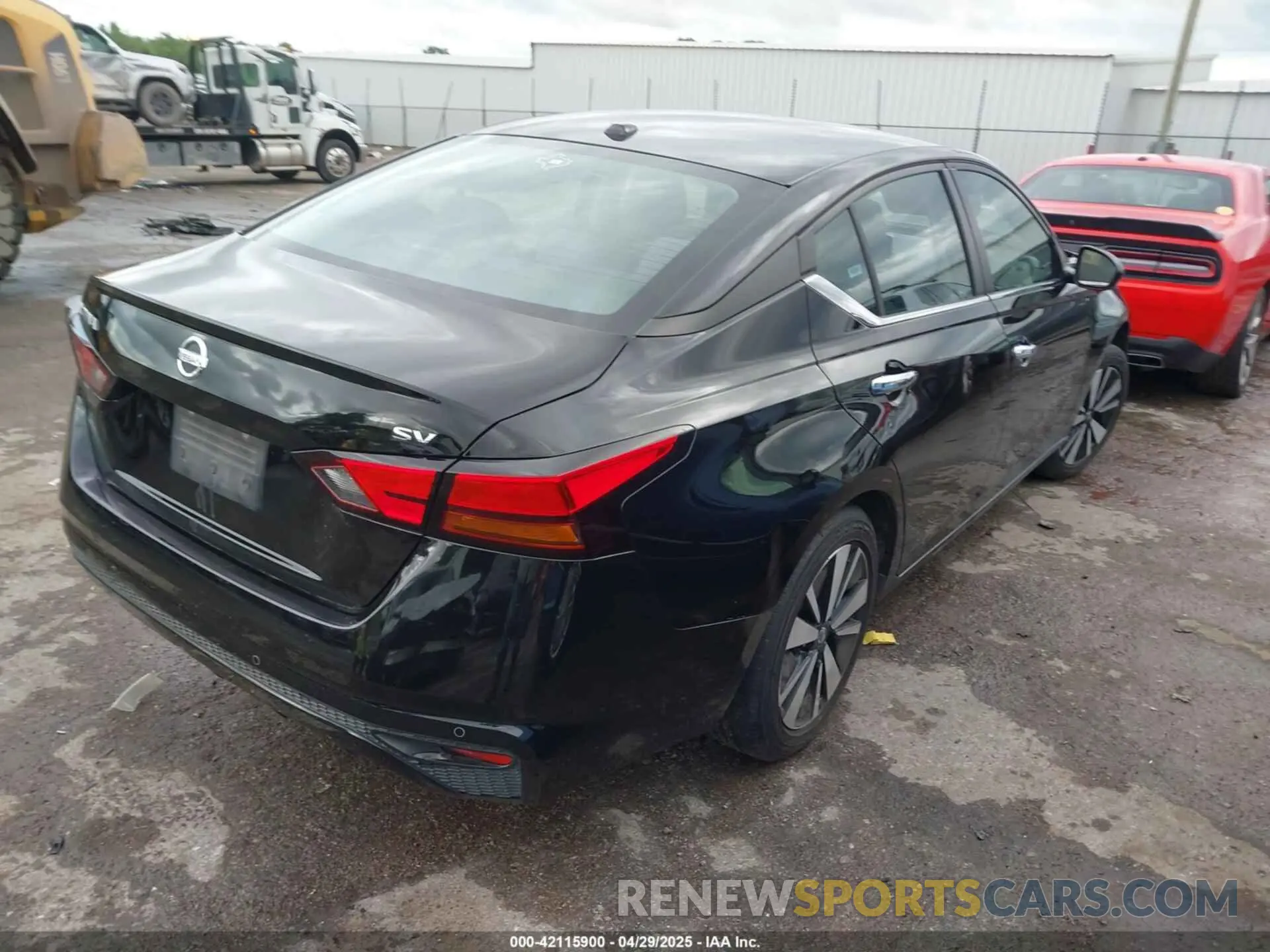 4 Photograph of a damaged car 1N4BL4DV7MN335591 NISSAN ALTIMA 2021
