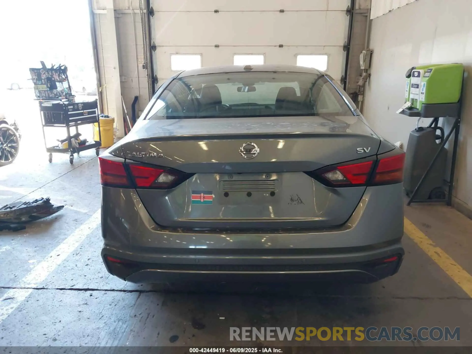 17 Photograph of a damaged car 1N4BL4DV8MN306651 NISSAN ALTIMA 2021
