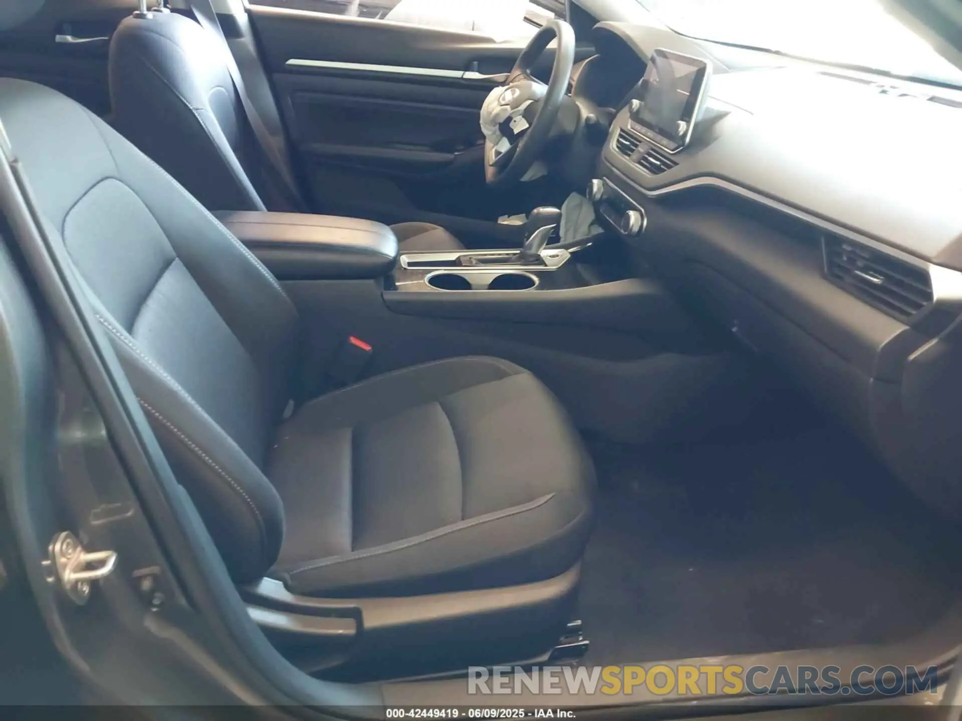 5 Photograph of a damaged car 1N4BL4DV8MN306651 NISSAN ALTIMA 2021