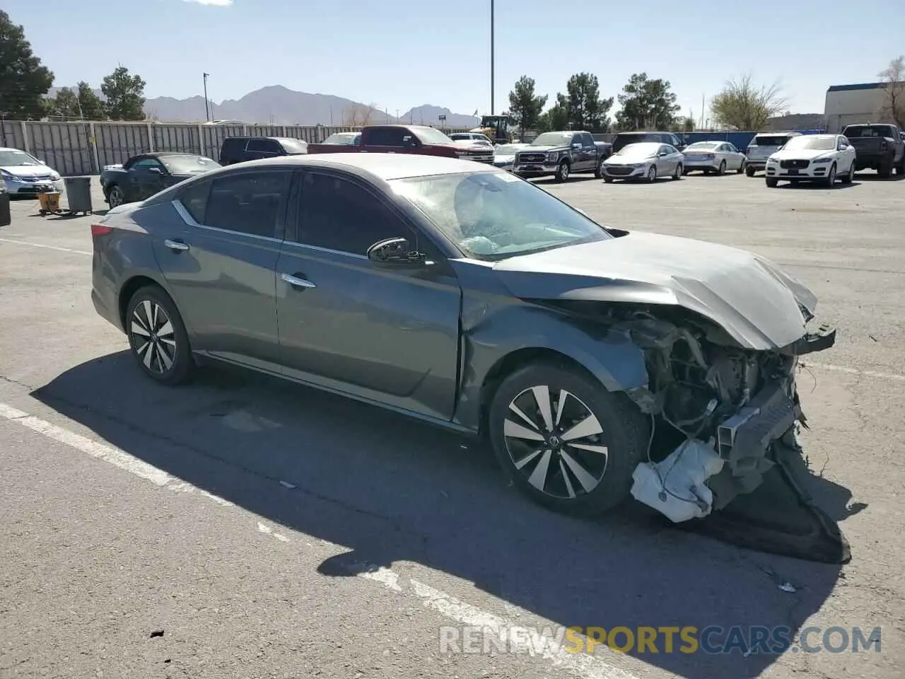 4 Photograph of a damaged car 1N4BL4DV8MN333140 NISSAN ALTIMA 2021