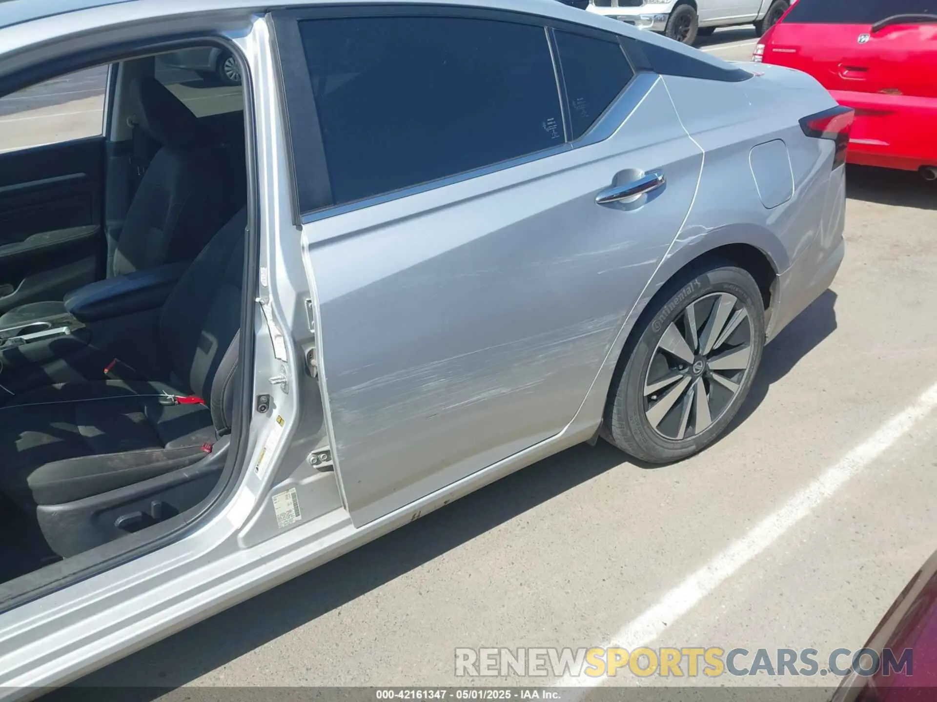 21 Photograph of a damaged car 1N4BL4DV8MN334997 NISSAN ALTIMA 2021