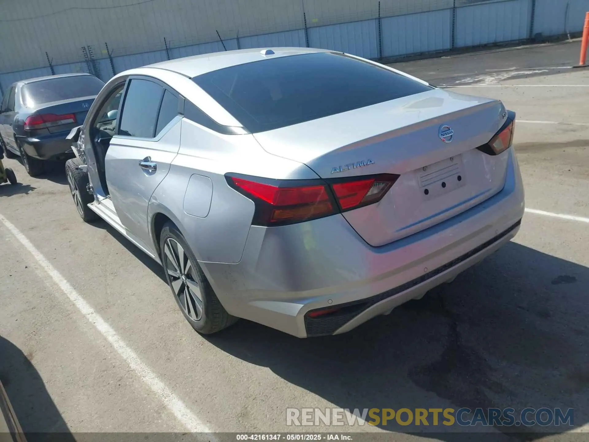 3 Photograph of a damaged car 1N4BL4DV8MN334997 NISSAN ALTIMA 2021