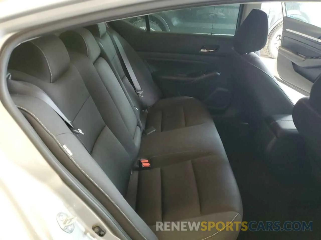 10 Photograph of a damaged car 1N4BL4DV8MN409679 NISSAN ALTIMA 2021