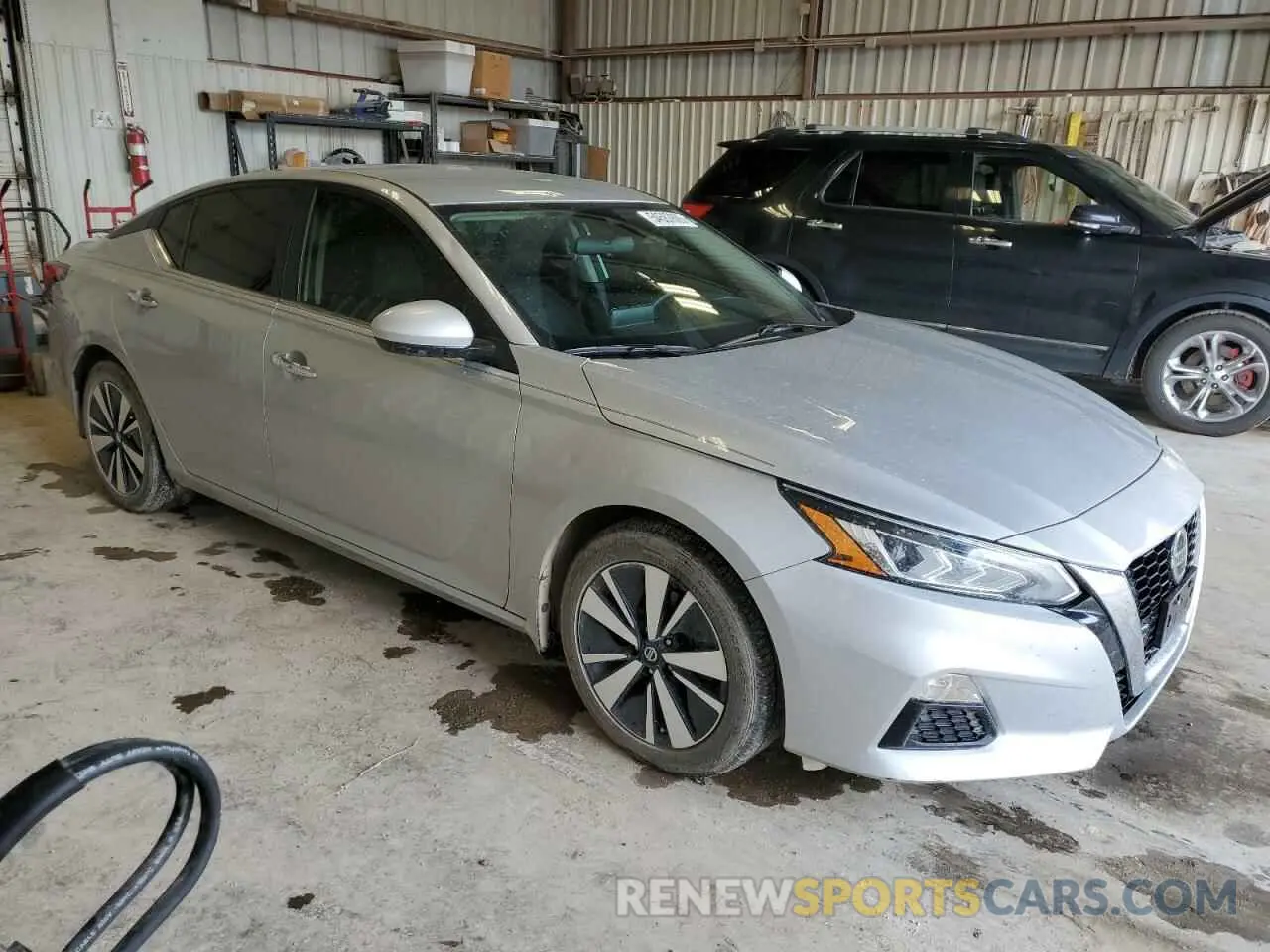 4 Photograph of a damaged car 1N4BL4DV8MN409679 NISSAN ALTIMA 2021