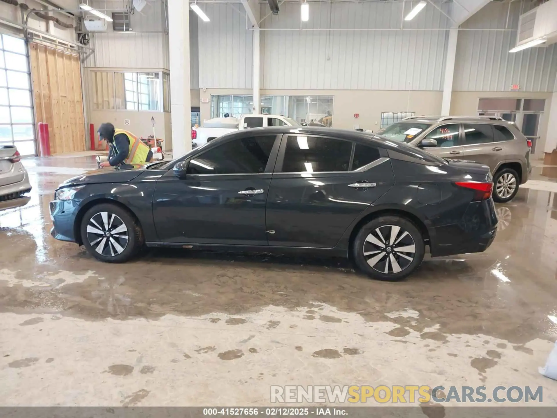 14 Photograph of a damaged car 1N4BL4DV9MN407777 NISSAN ALTIMA 2021