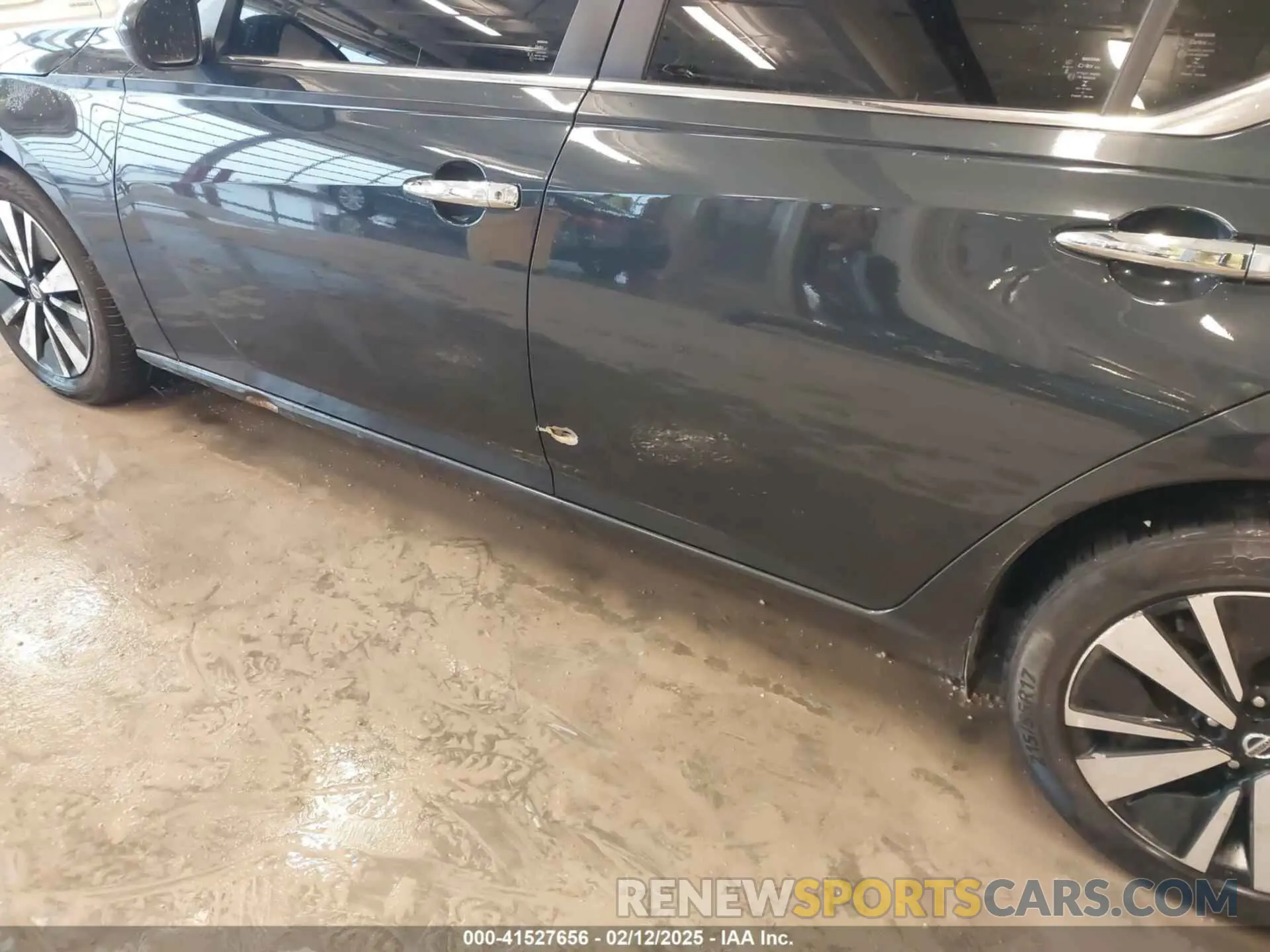 17 Photograph of a damaged car 1N4BL4DV9MN407777 NISSAN ALTIMA 2021